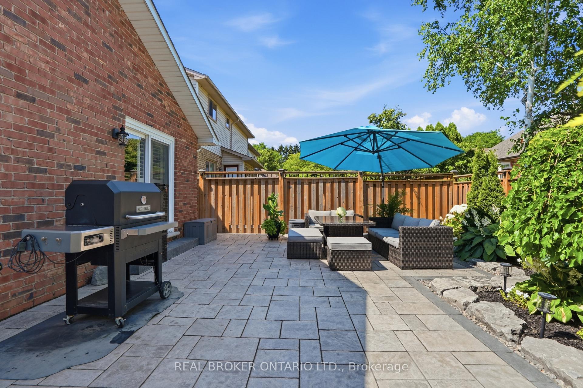 Photo 49 of 7 Rockhaven Lane, Hamilton, Waterdown — HOMEH