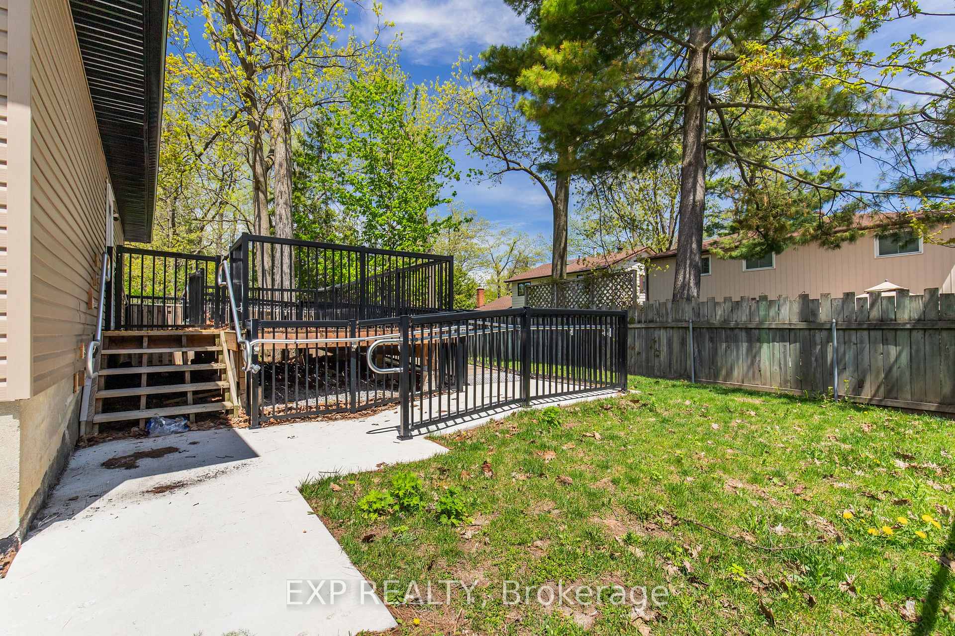 Photo 39 of Unit 1, 263 Anne Street N, Barrie, Sunnidale — HOMEH