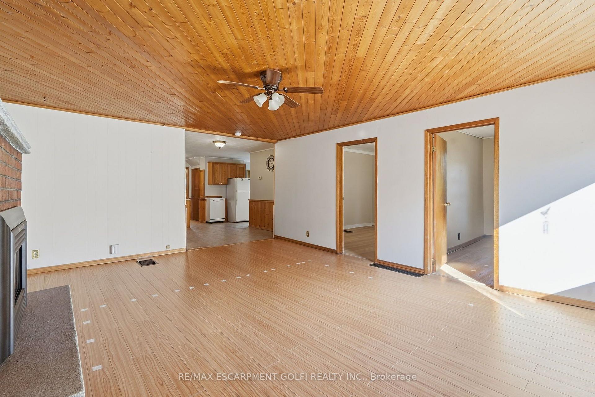 Photo 5 of 9943 Ort Road, Niagara Falls, Lyons Creek — HOMEH