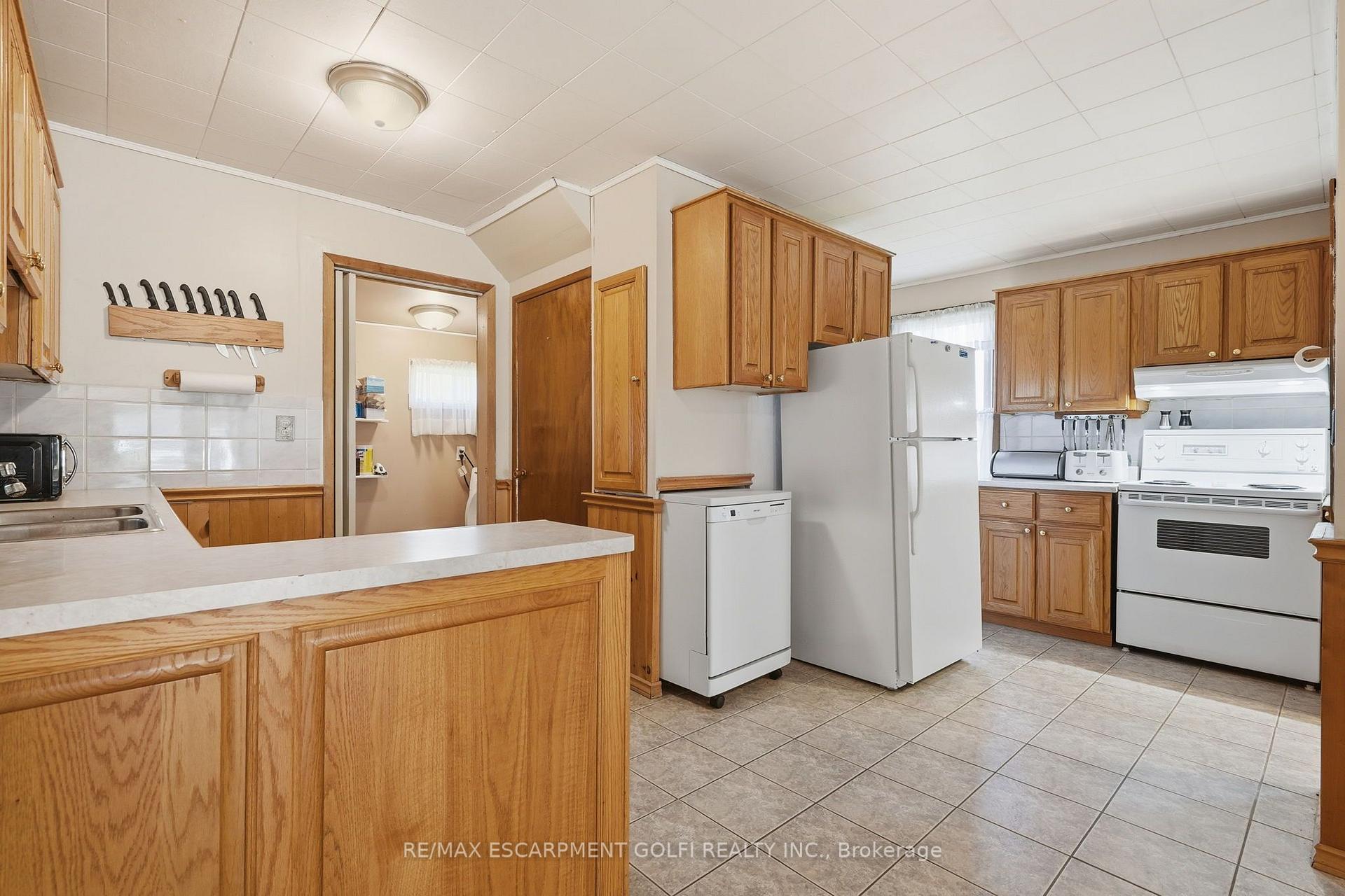 Photo 7 of 9943 Ort Road, Niagara Falls, Lyons Creek — HOMEH