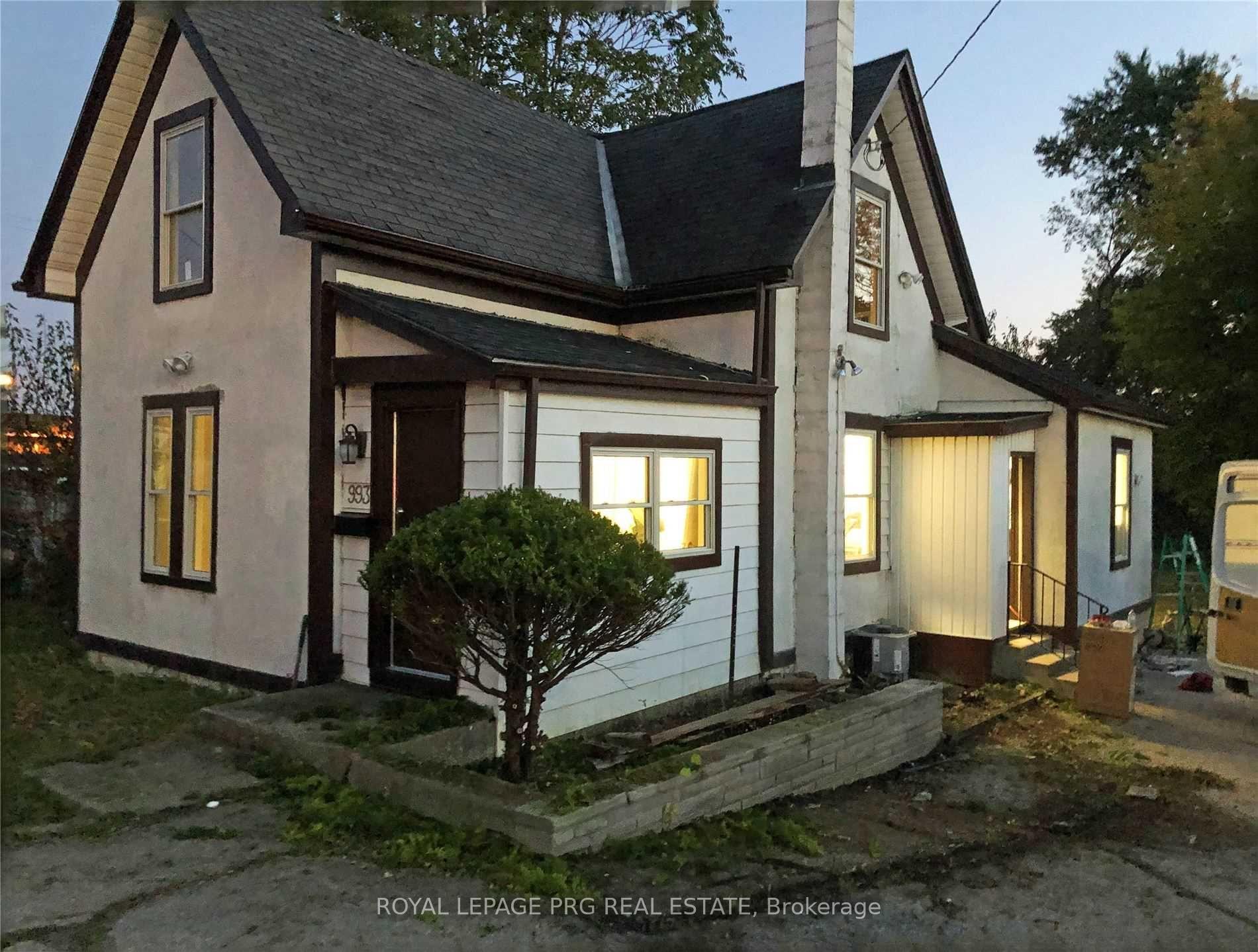 Photo 3 of 993 Hamilton Road, London, East O — HOMEH
