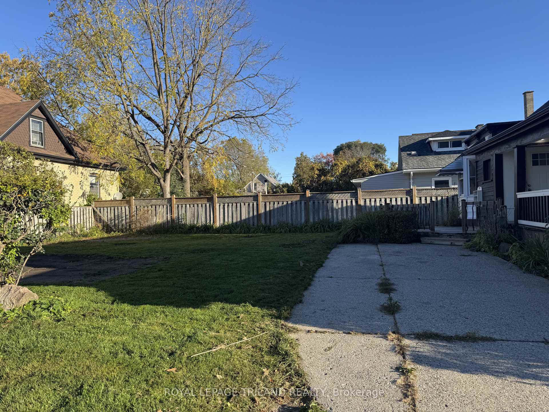 Photo 3 of 21 Owaissa Street, St. Thomas — HOMEH