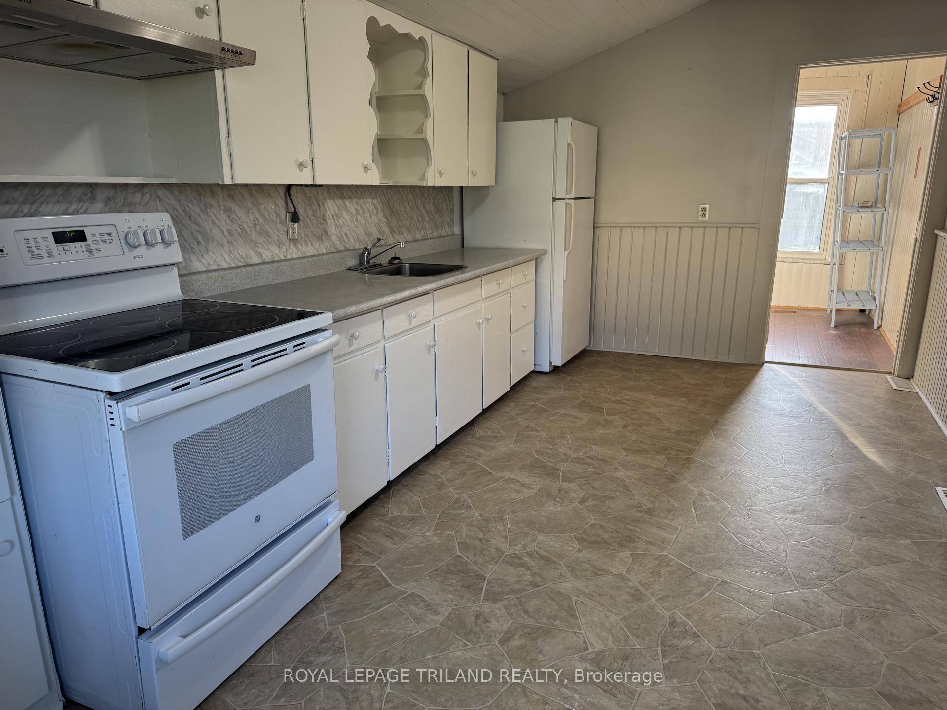 Photo 6 of 21 Owaissa Street, St. Thomas — HOMEH