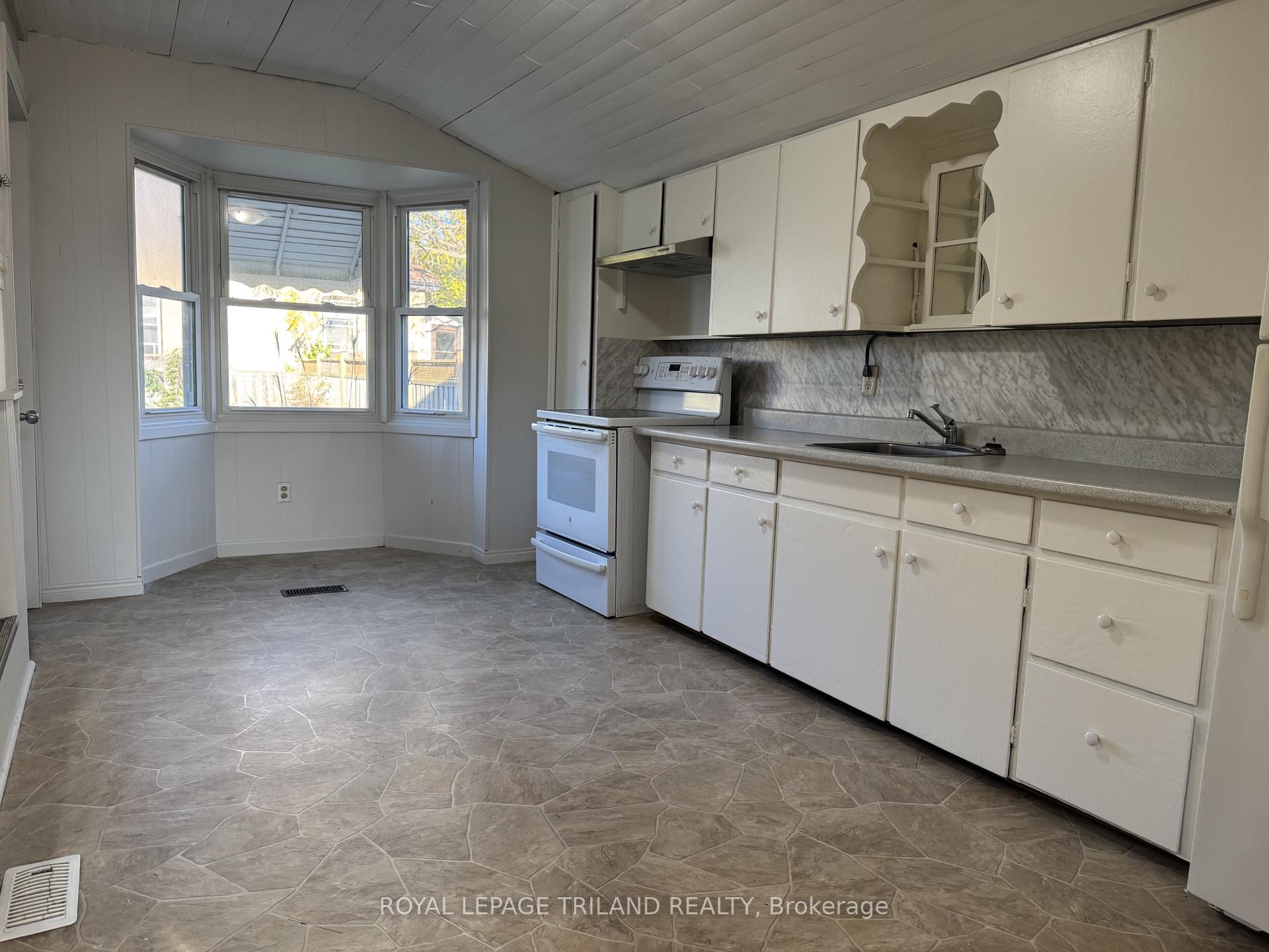 Photo 7 of 21 Owaissa Street, St. Thomas — HOMEH