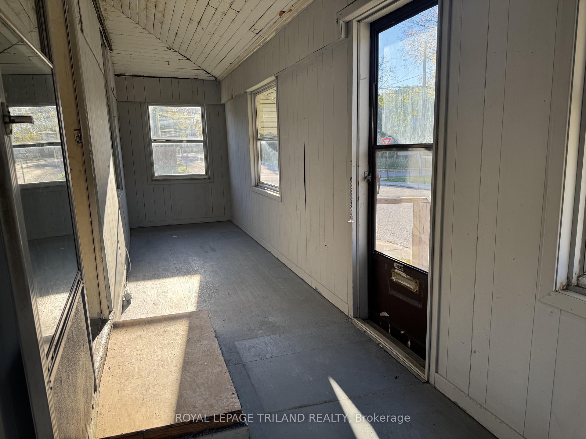 Photo 14 of 21 Owaissa Street, St. Thomas — HOMEH