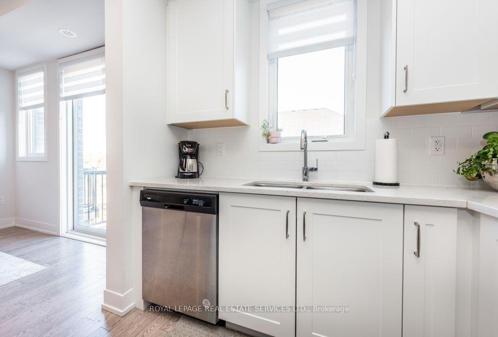 Photo 17 of 1444 Yellow Rose Circle, Oakville, Glen Abbey — HOMEH