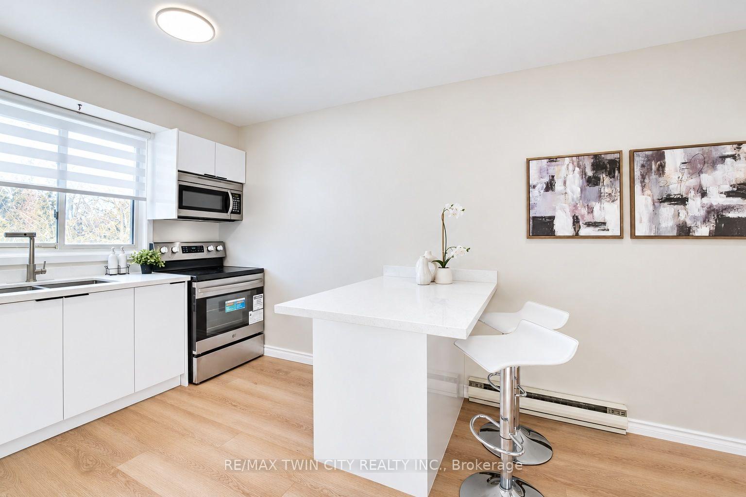Photo 10 of Unit 25, 121 Morgan Avenue, Kitchener, Chicopee/Freeport — HOMEH