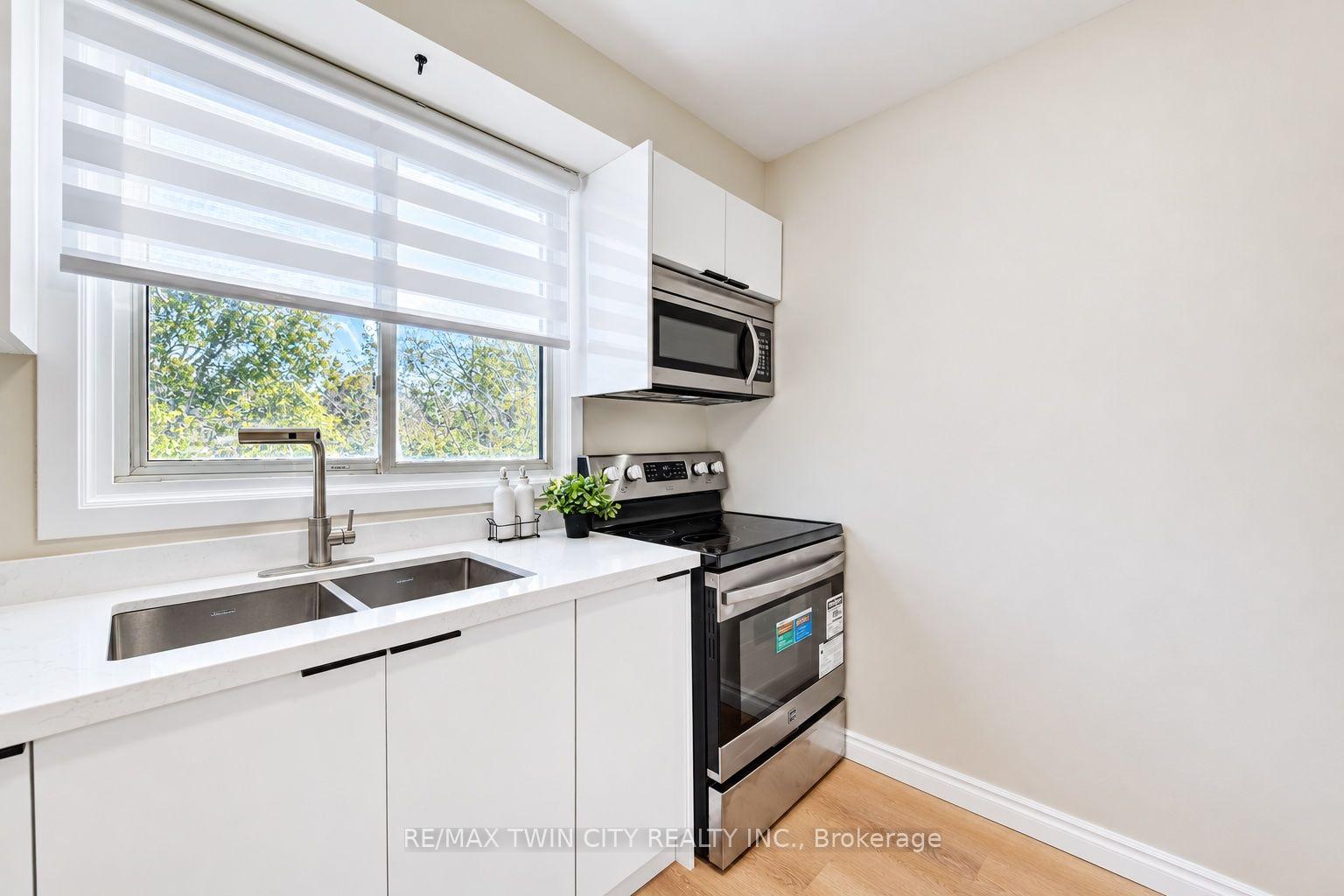 Photo 13 of Unit 25, 121 Morgan Avenue, Kitchener, Chicopee/Freeport — HOMEH