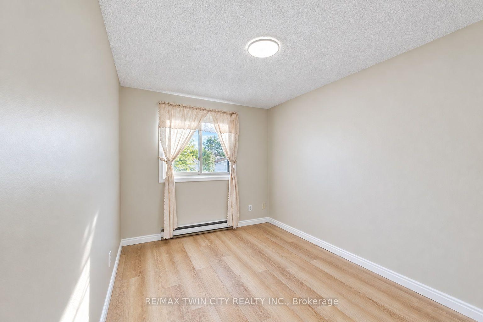 Photo 31 of Unit 25, 121 Morgan Avenue, Kitchener, Chicopee/Freeport — HOMEH