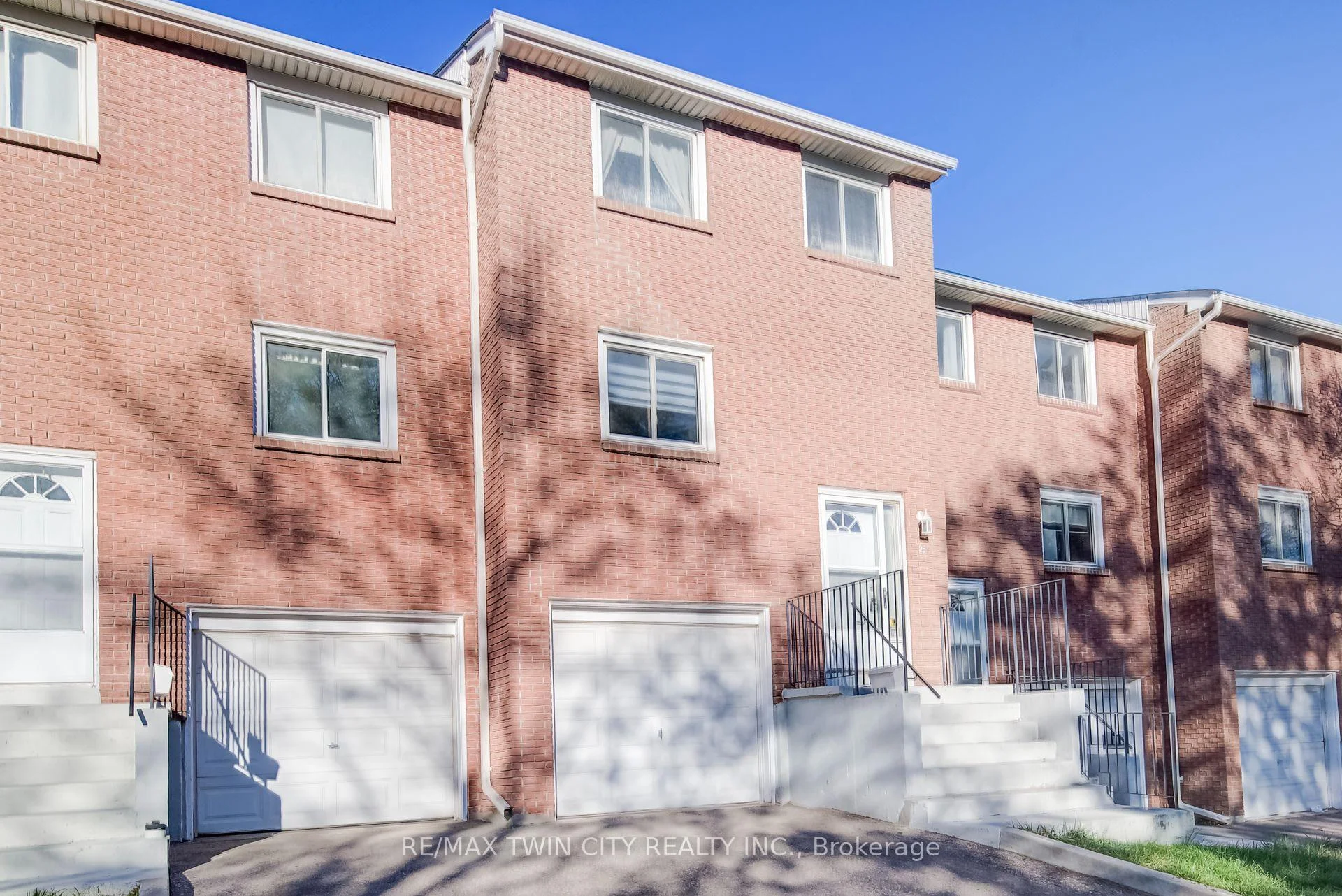 Photo 3 of Unit 25, 121 Morgan Avenue, Kitchener, Chicopee/Freeport — HOMEH