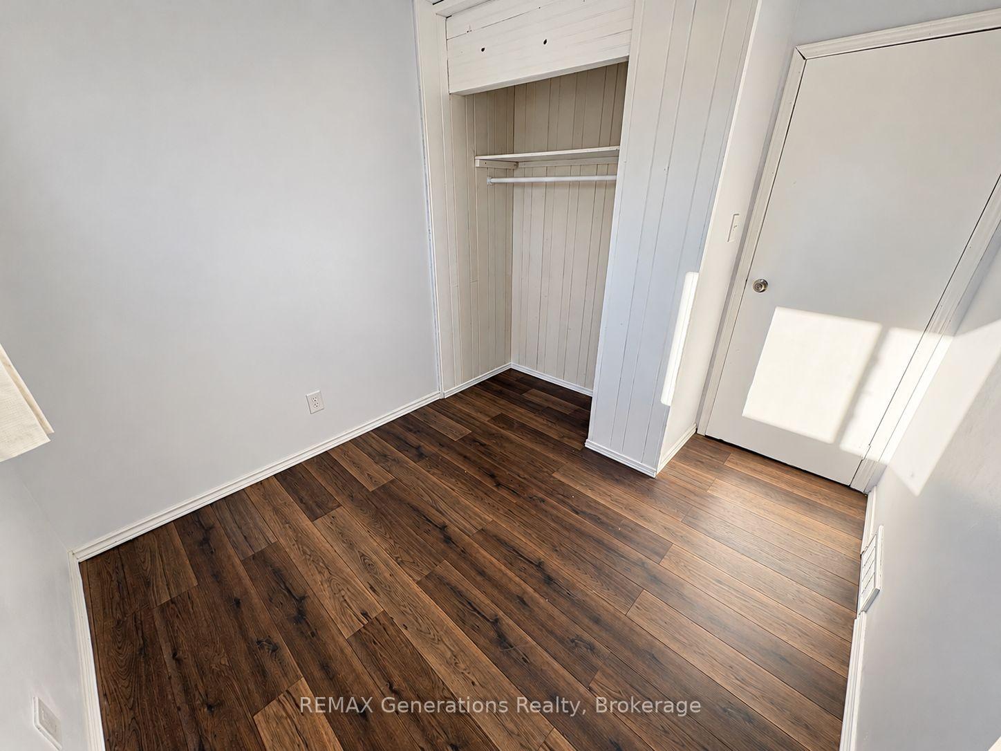 Photo 12 of 490 Lanark Crescent, Thunder Bay, County Park — HOMEH