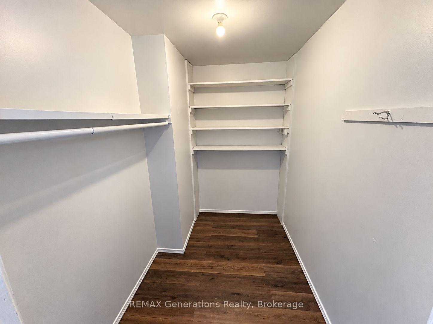 Photo 14 of 490 Lanark Crescent, Thunder Bay, County Park — HOMEH