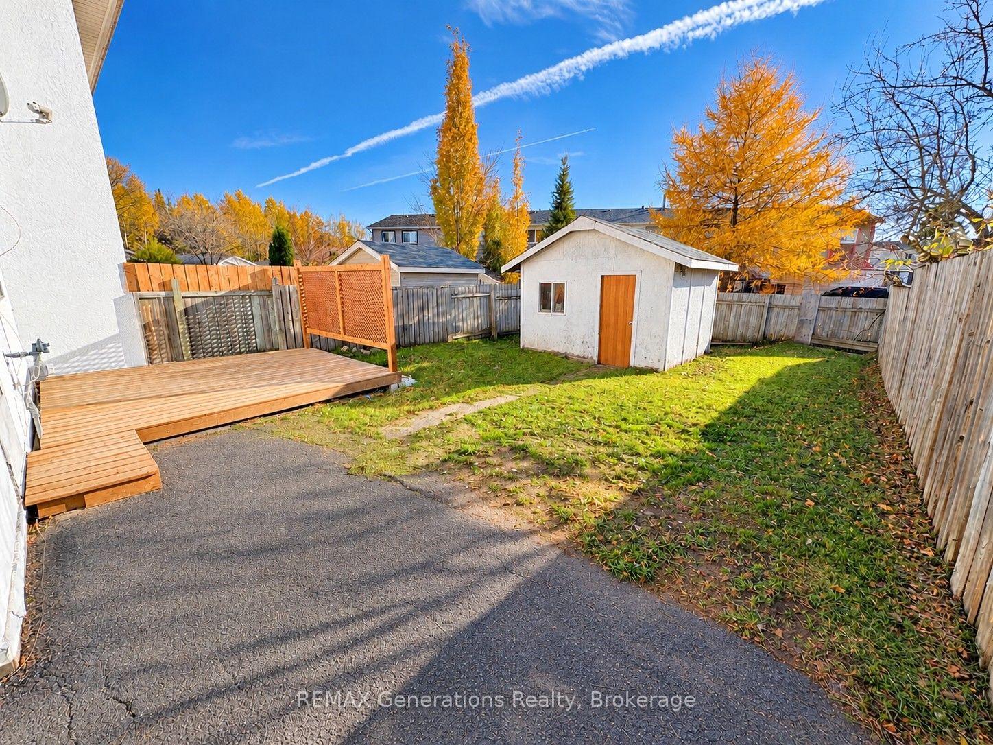 Photo 20 of 490 Lanark Crescent, Thunder Bay, County Park — HOMEH