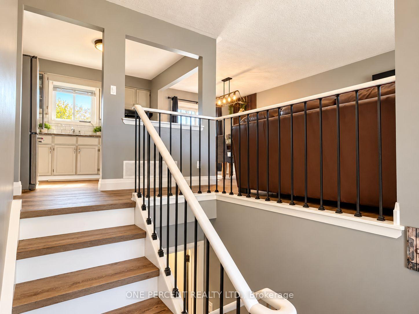 Photo 5 of 68 Cindy Lee Crescent, Orillia — HOMEH