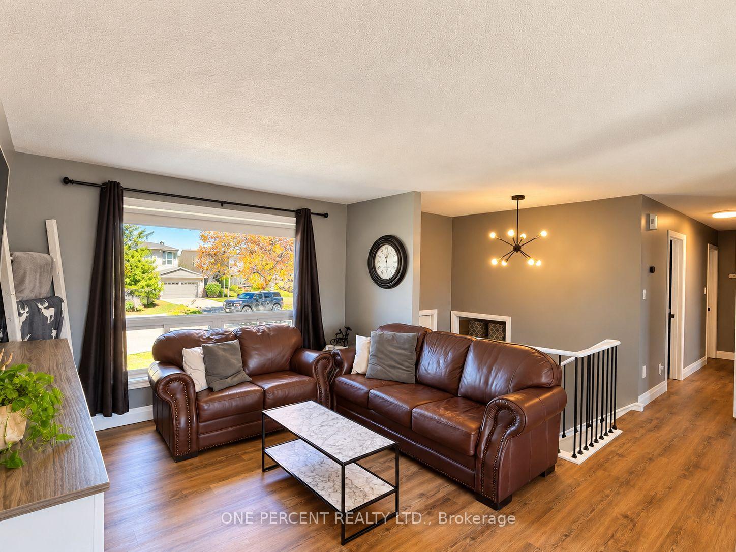 Photo 8 of 68 Cindy Lee Crescent, Orillia — HOMEH