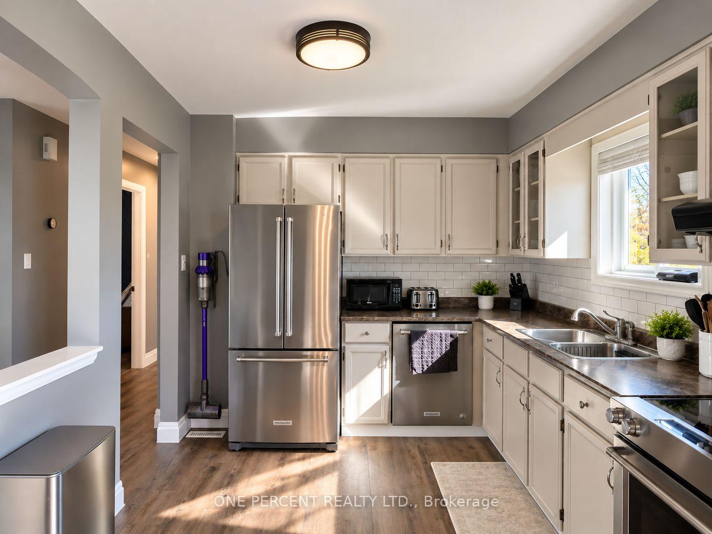 Photo 14 of 68 Cindy Lee Crescent, Orillia — HOMEH