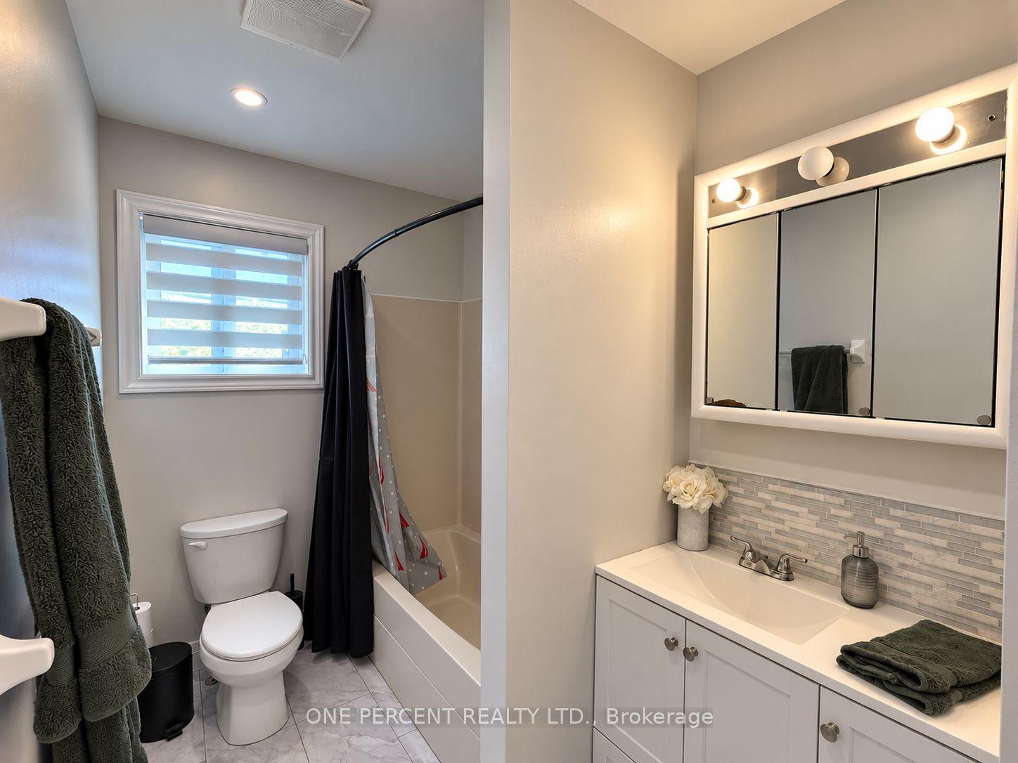 Photo 22 of 68 Cindy Lee Crescent, Orillia — HOMEH
