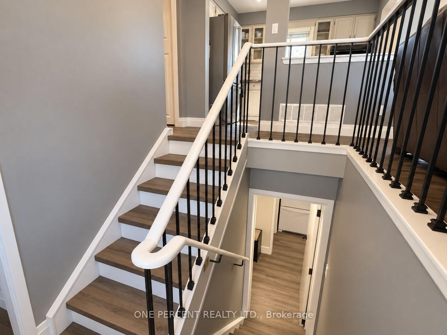Photo 23 of 68 Cindy Lee Crescent, Orillia — HOMEH