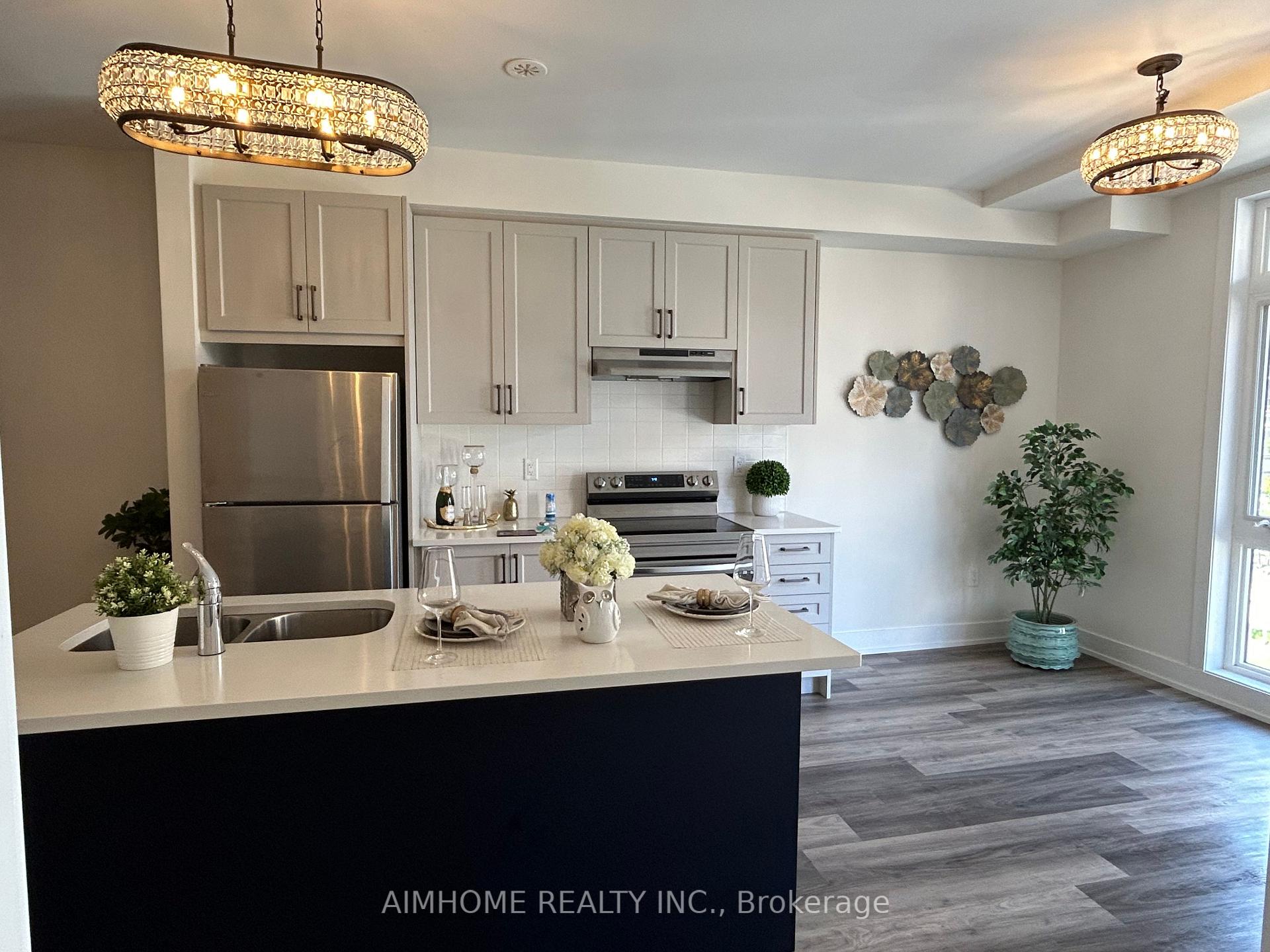 Photo 2 of Unit 2, 7 Phelps Lane, Richmond Hill, Oak Ridges — HOMEH