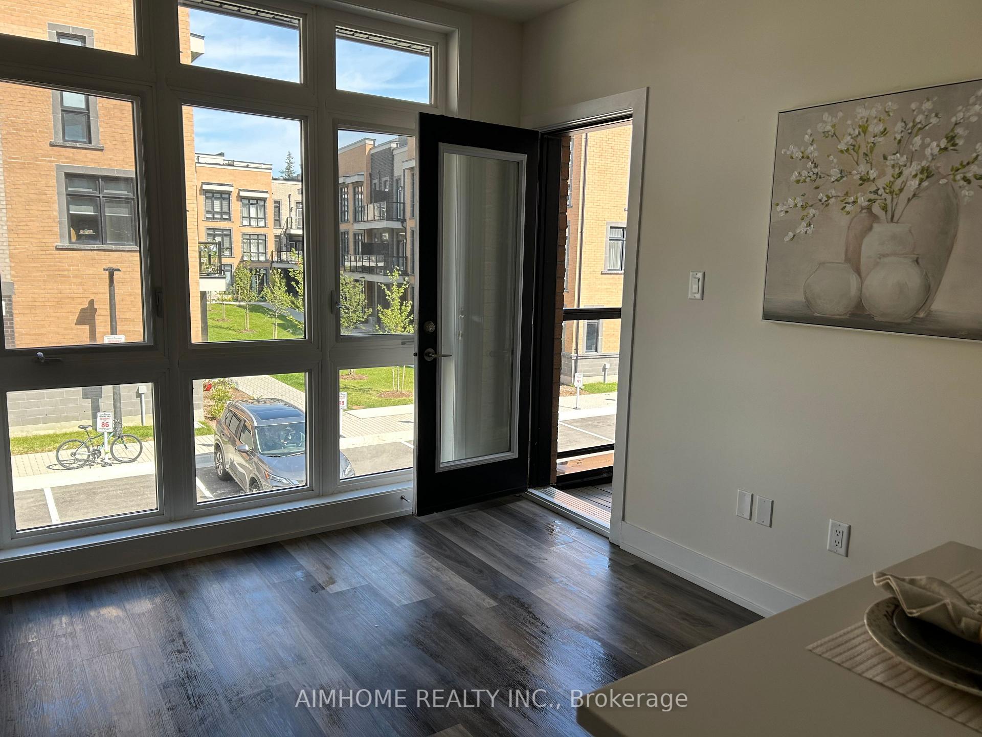Photo 4 of Unit 2, 7 Phelps Lane, Richmond Hill, Oak Ridges — HOMEH