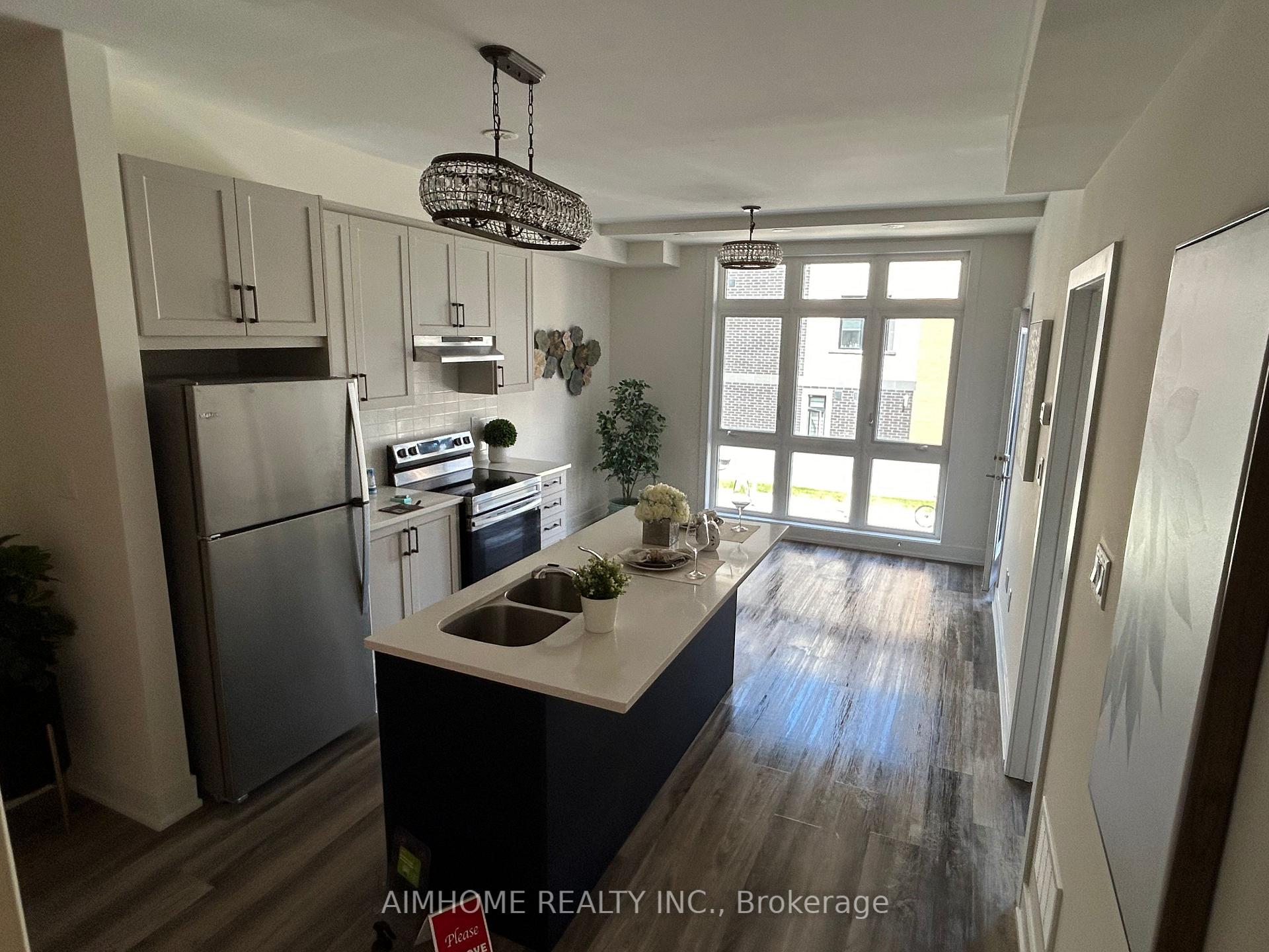 Photo 7 of Unit 2, 7 Phelps Lane, Richmond Hill, Oak Ridges — HOMEH