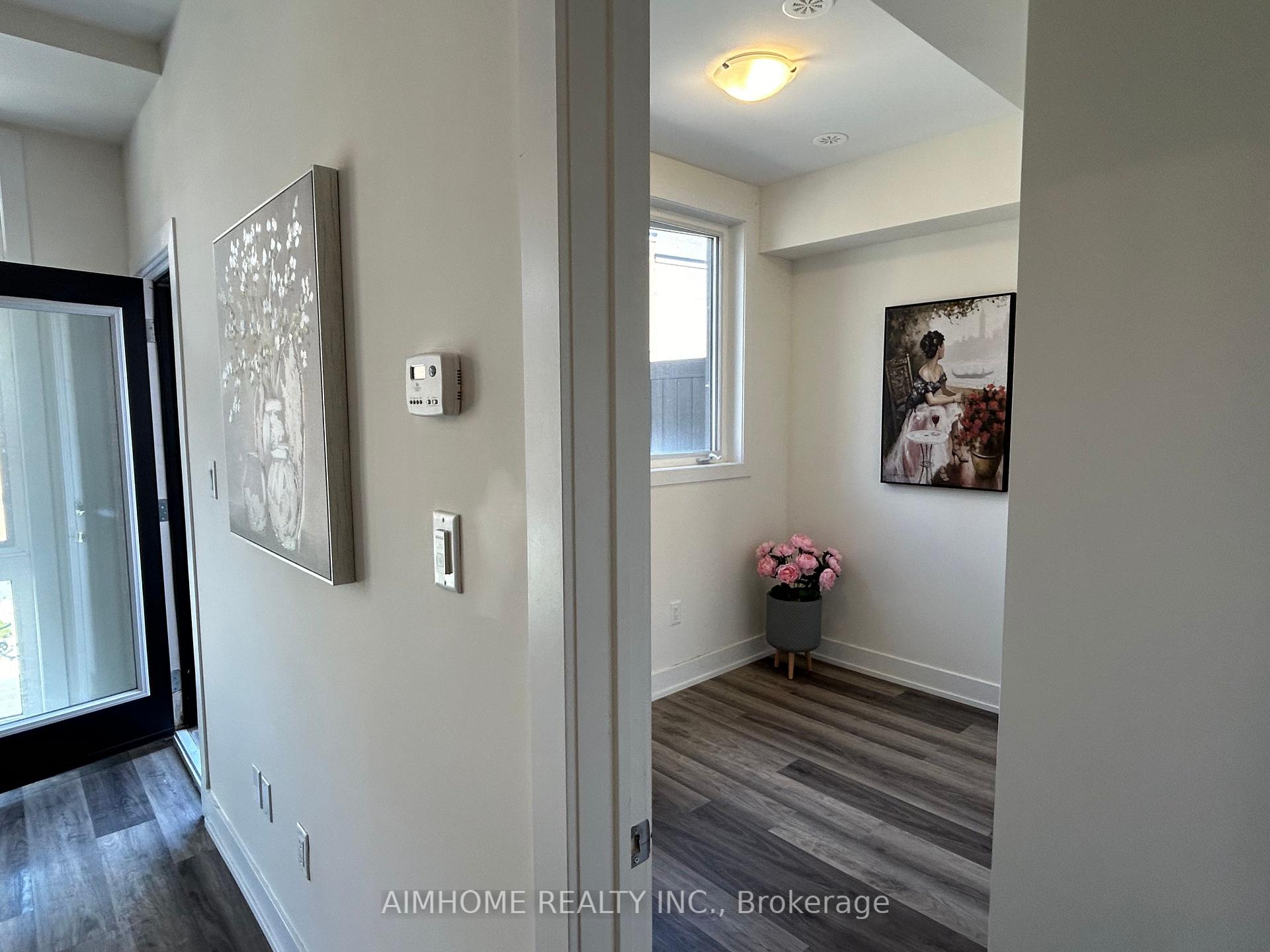 Photo 8 of Unit 2, 7 Phelps Lane, Richmond Hill, Oak Ridges — HOMEH