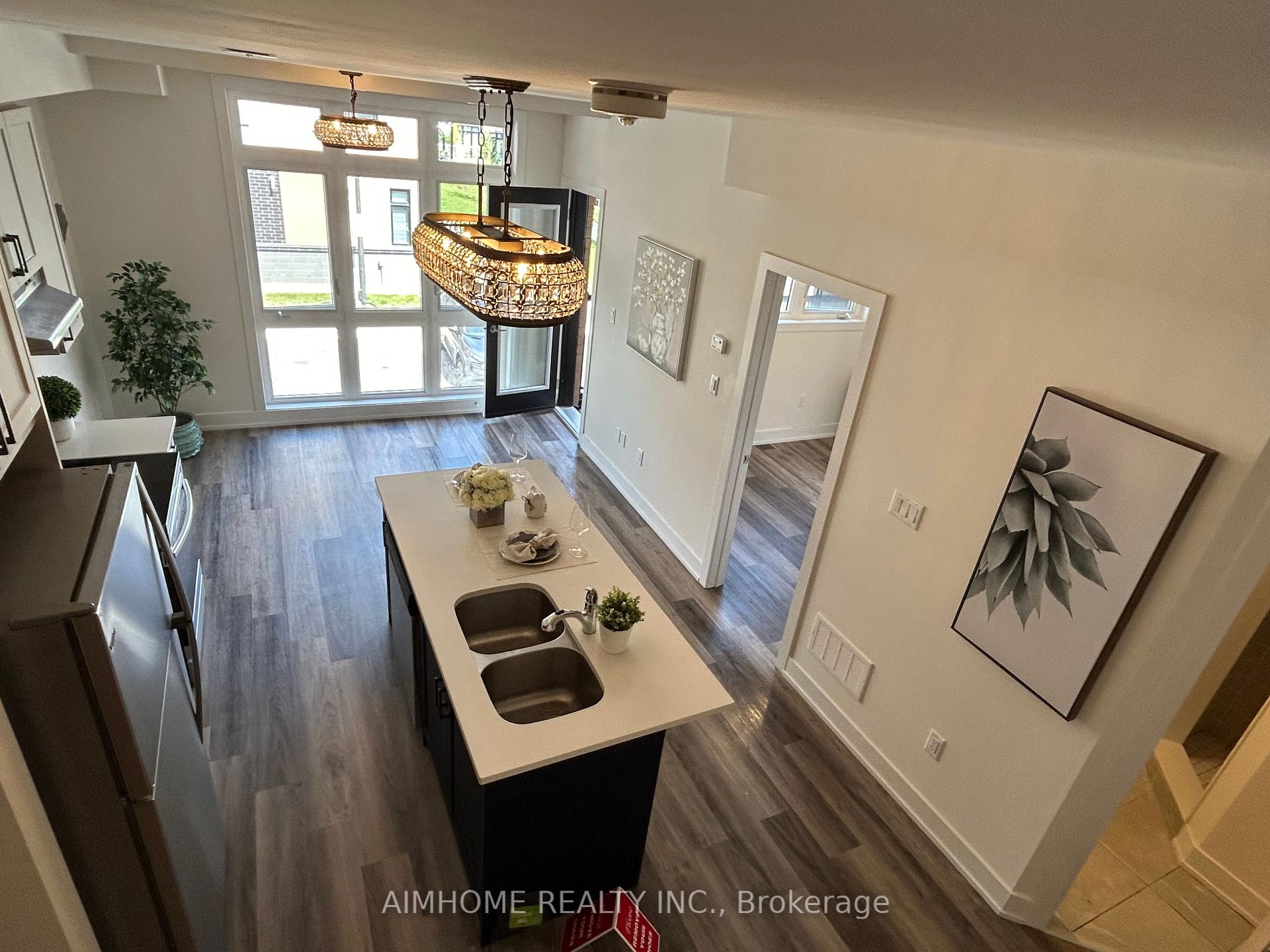 Photo 13 of Unit 2, 7 Phelps Lane, Richmond Hill, Oak Ridges — HOMEH
