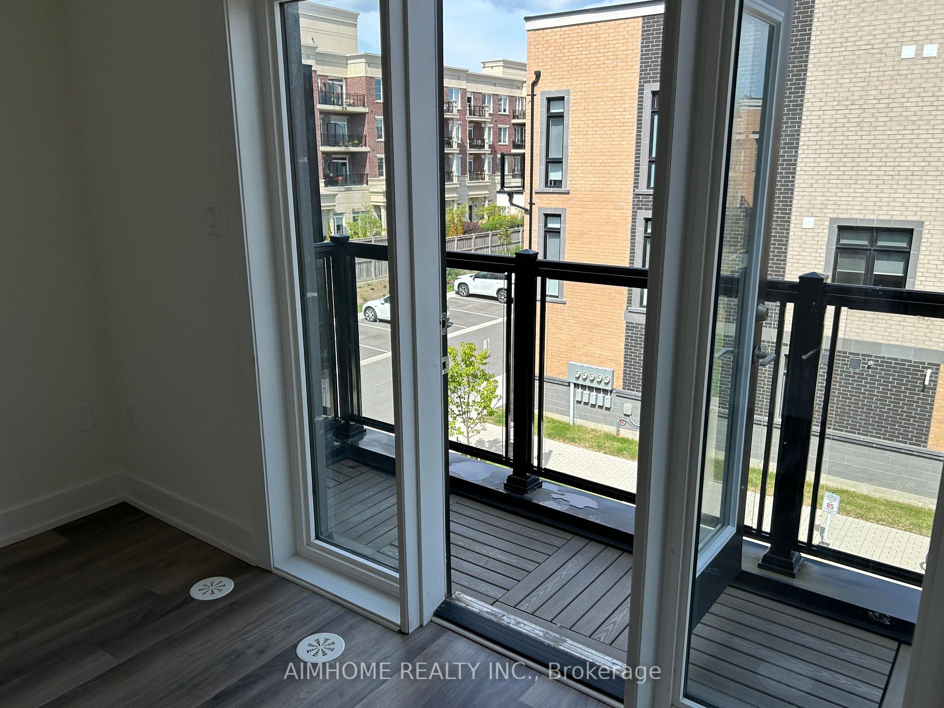 Photo 15 of Unit 2, 7 Phelps Lane, Richmond Hill, Oak Ridges — HOMEH