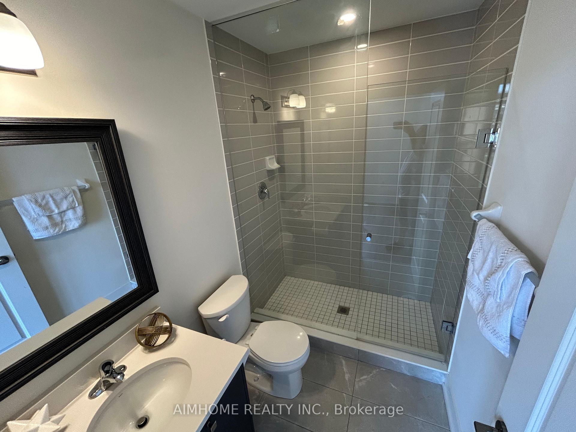 Photo 22 of Unit 2, 7 Phelps Lane, Richmond Hill, Oak Ridges — HOMEH