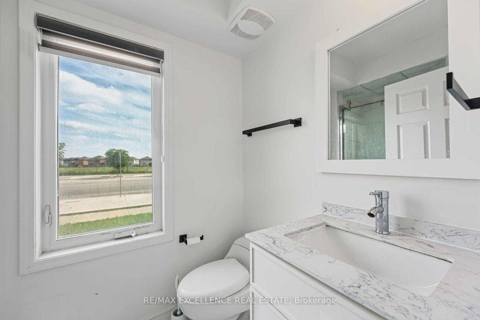 Photo 5 of 470 Remembrance Road, Brampton, Northwest Brampton — HOMEH