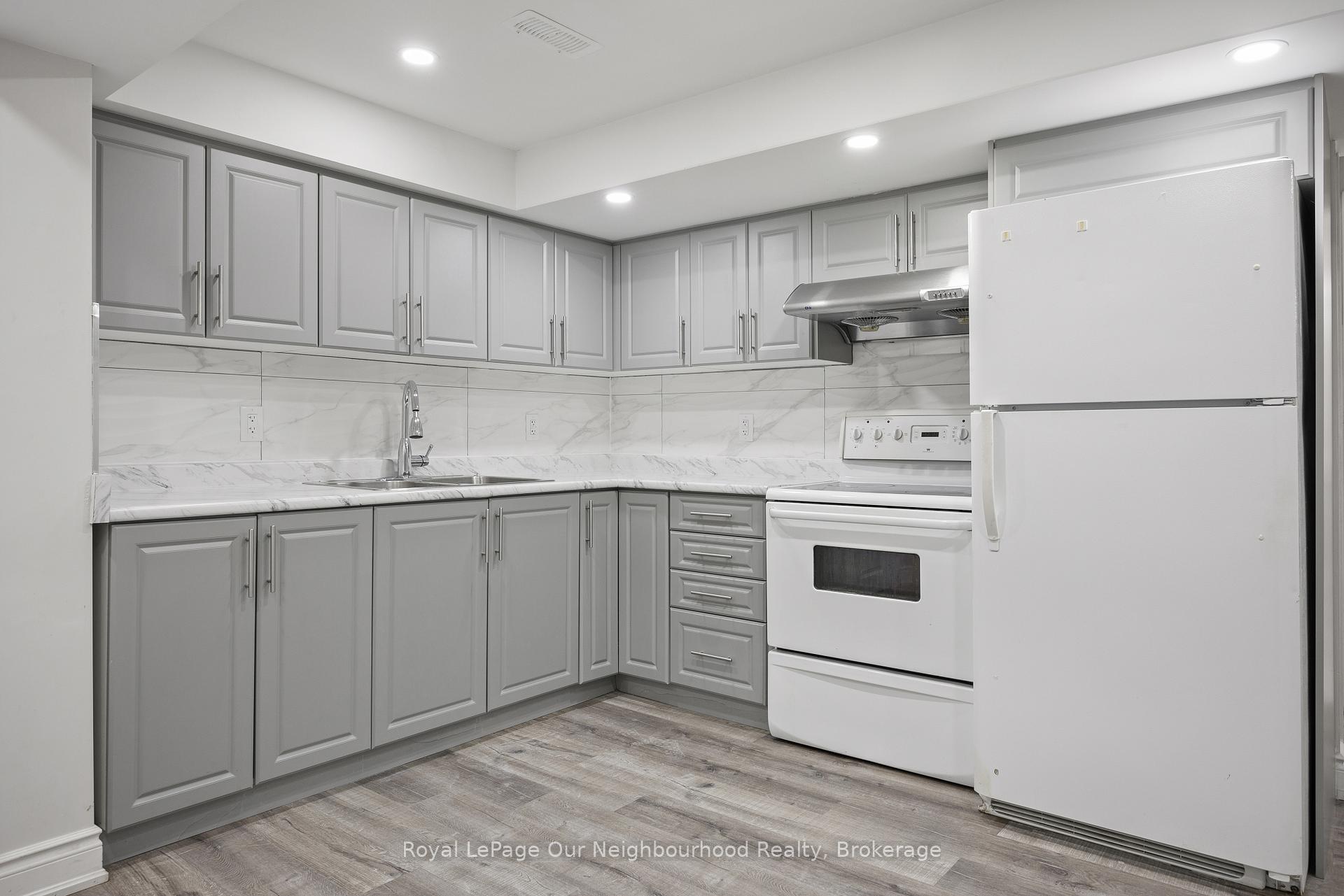 Photo 2 of Unit Bsmt, 206 Sunny Meadow Boulevard, Brampton, Sandringham-Wellington — HOMEH