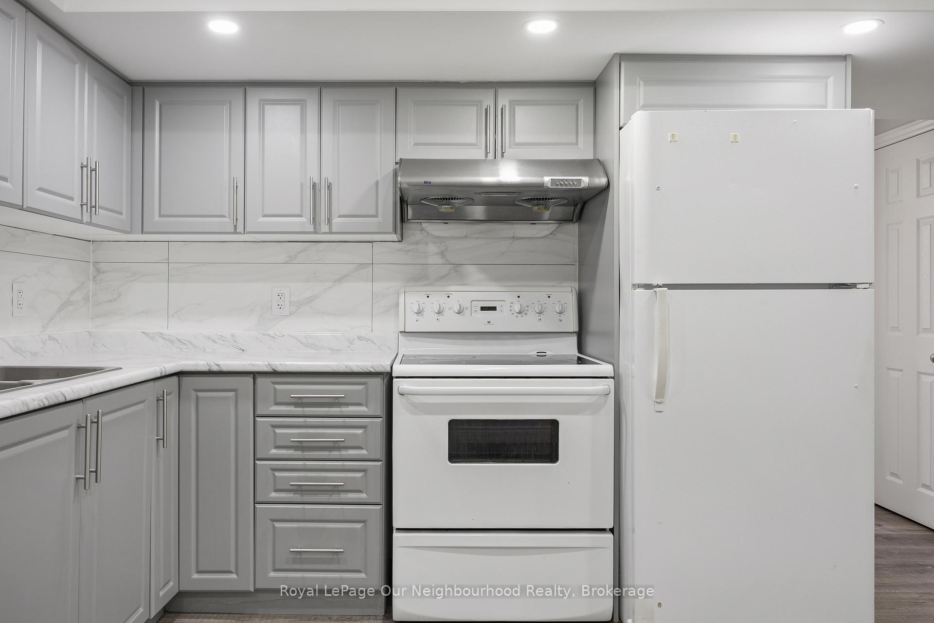 Photo 3 of Unit Bsmt, 206 Sunny Meadow Boulevard, Brampton, Sandringham-Wellington — HOMEH