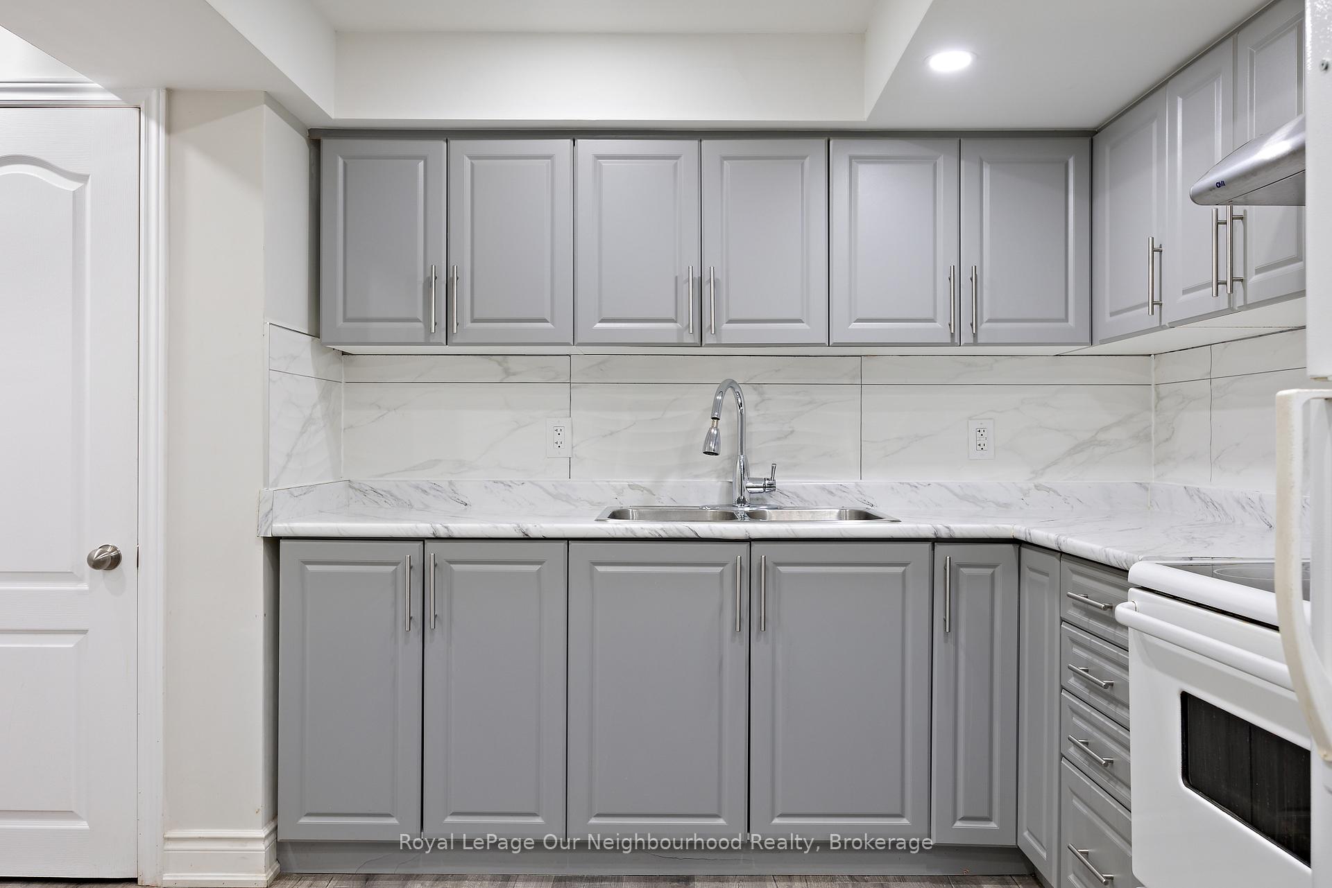Photo 6 of Unit Bsmt, 206 Sunny Meadow Boulevard, Brampton, Sandringham-Wellington — HOMEH