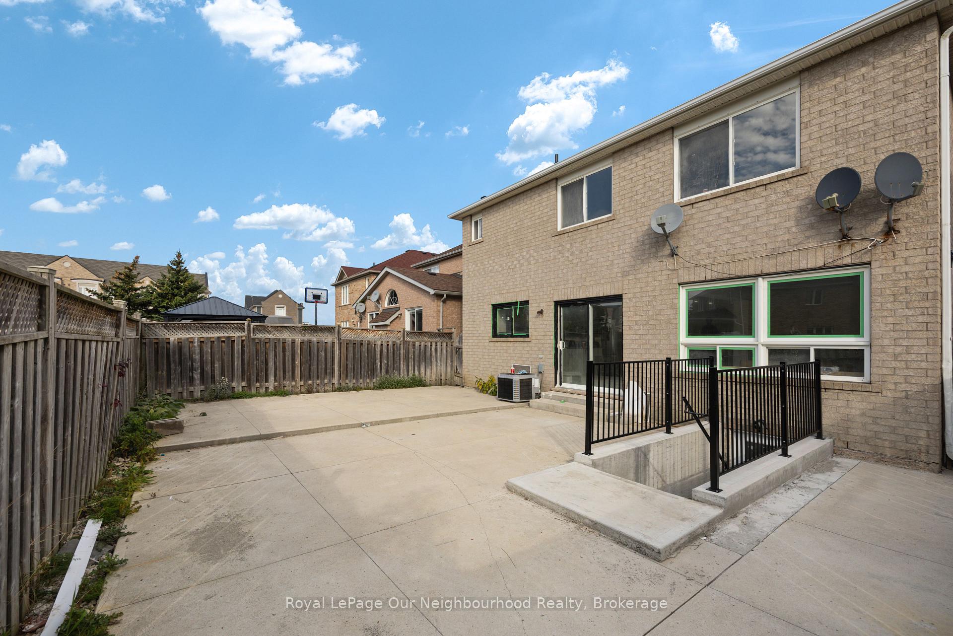 Photo 18 of Unit Bsmt, 206 Sunny Meadow Boulevard, Brampton, Sandringham-Wellington — HOMEH