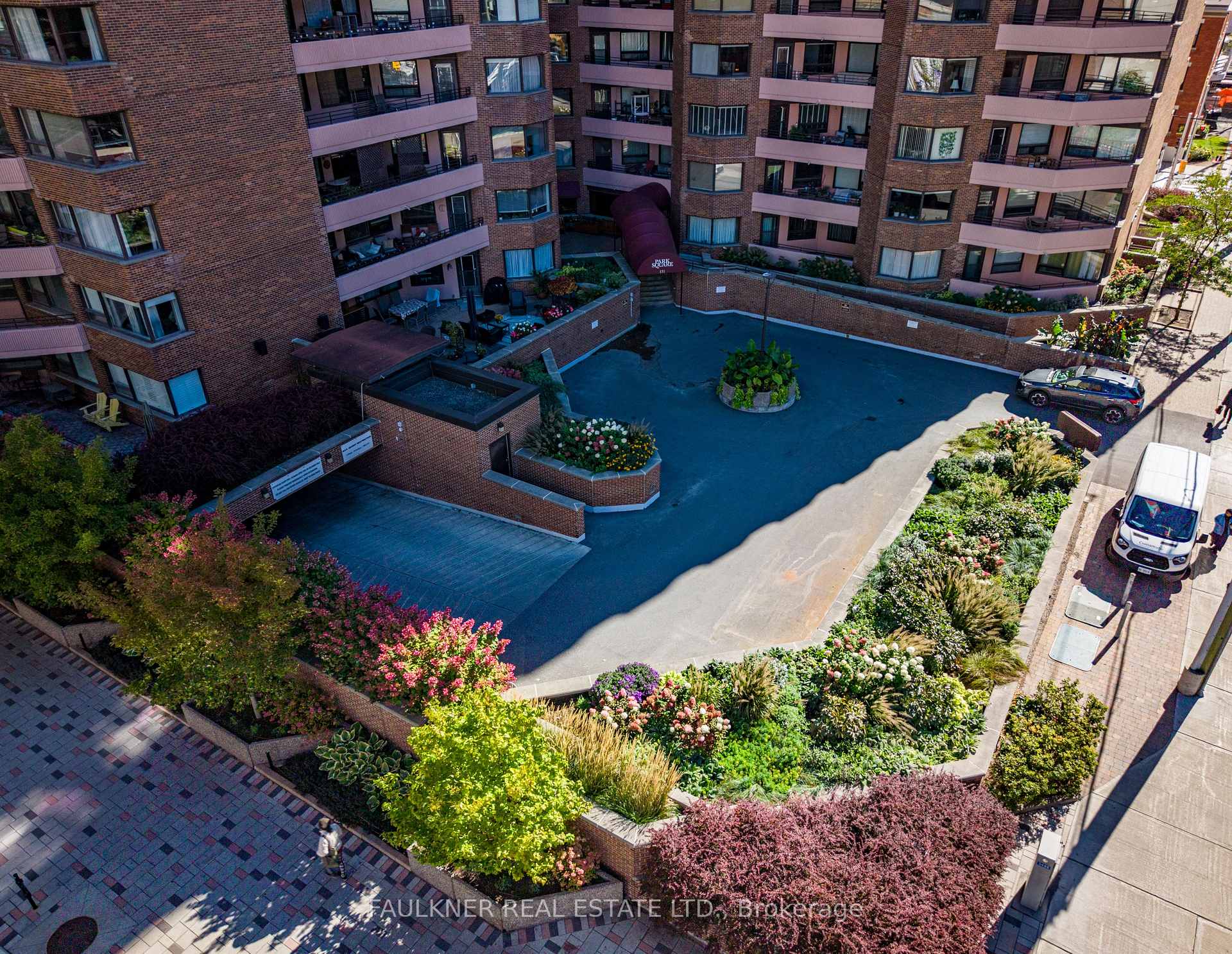 Photo 3 of Unit 109, 151 Bay Street, Ottawa, Ottawa Centre — HOMEH