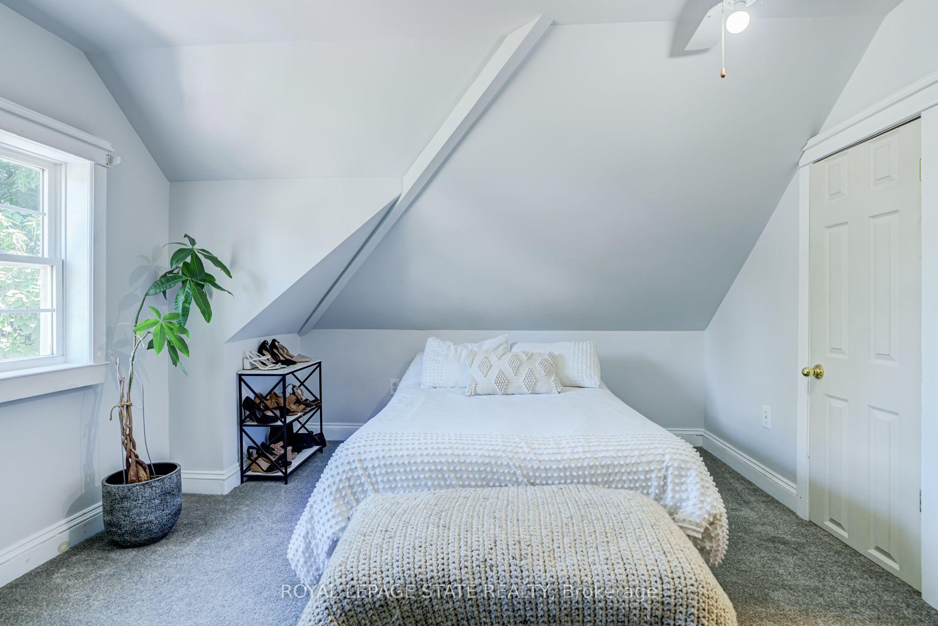 Photo 30 of 175 Rosslyn Avenue S, Hamilton, Delta — HOMEH