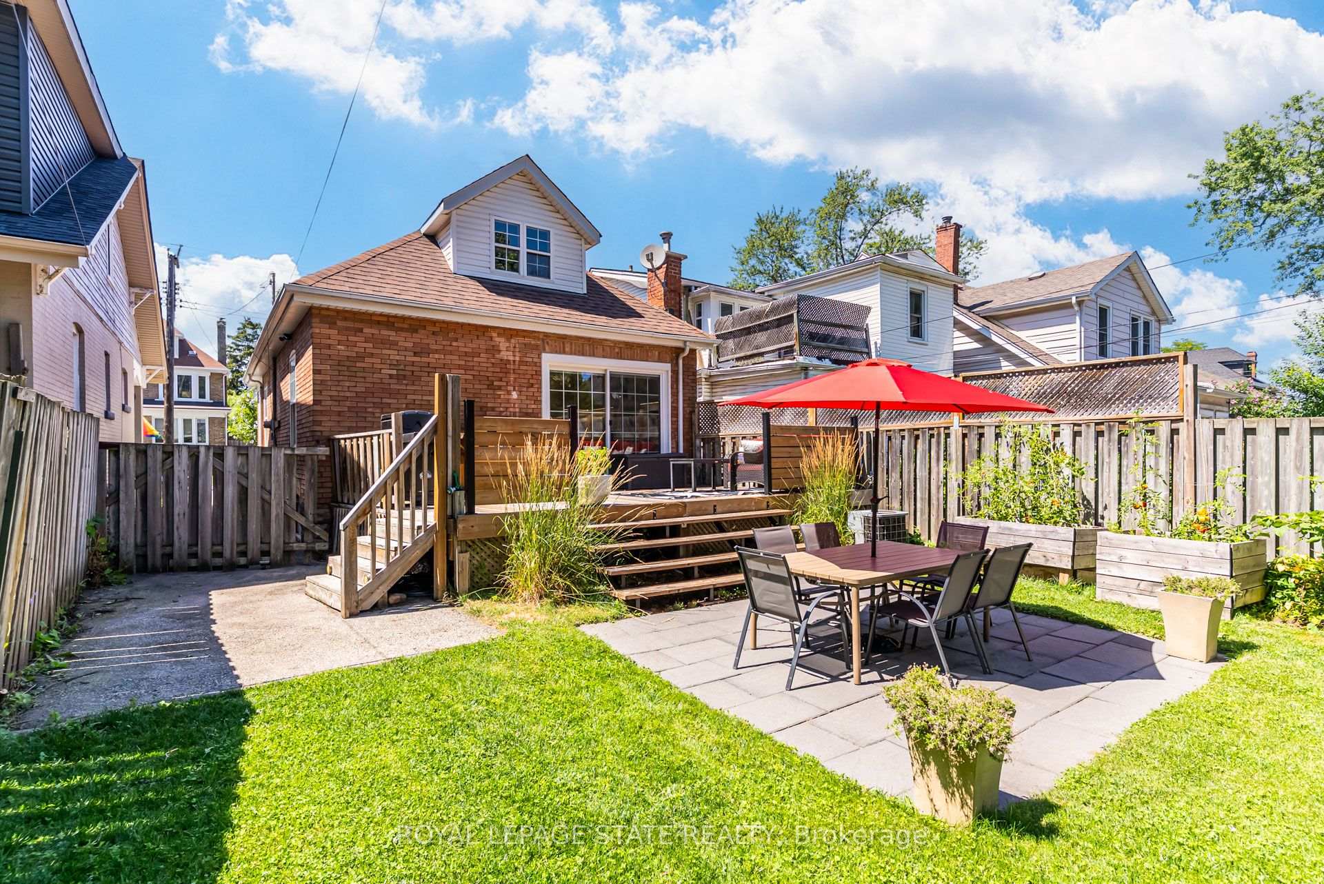 Photo 33 of 175 Rosslyn Avenue S, Hamilton, Delta — HOMEH