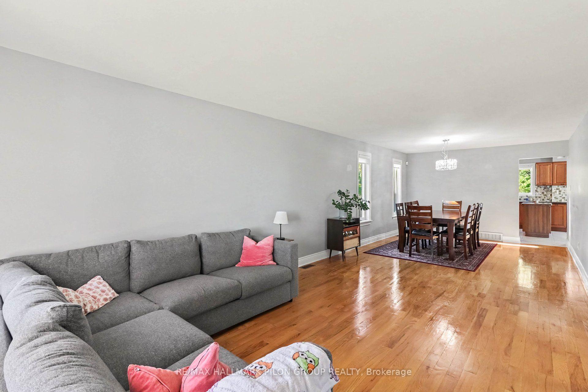 Photo 4 of 1452 Charlebois Avenue, Ottawa, Bilberry Creek/Queenswood Heights — HOMEH