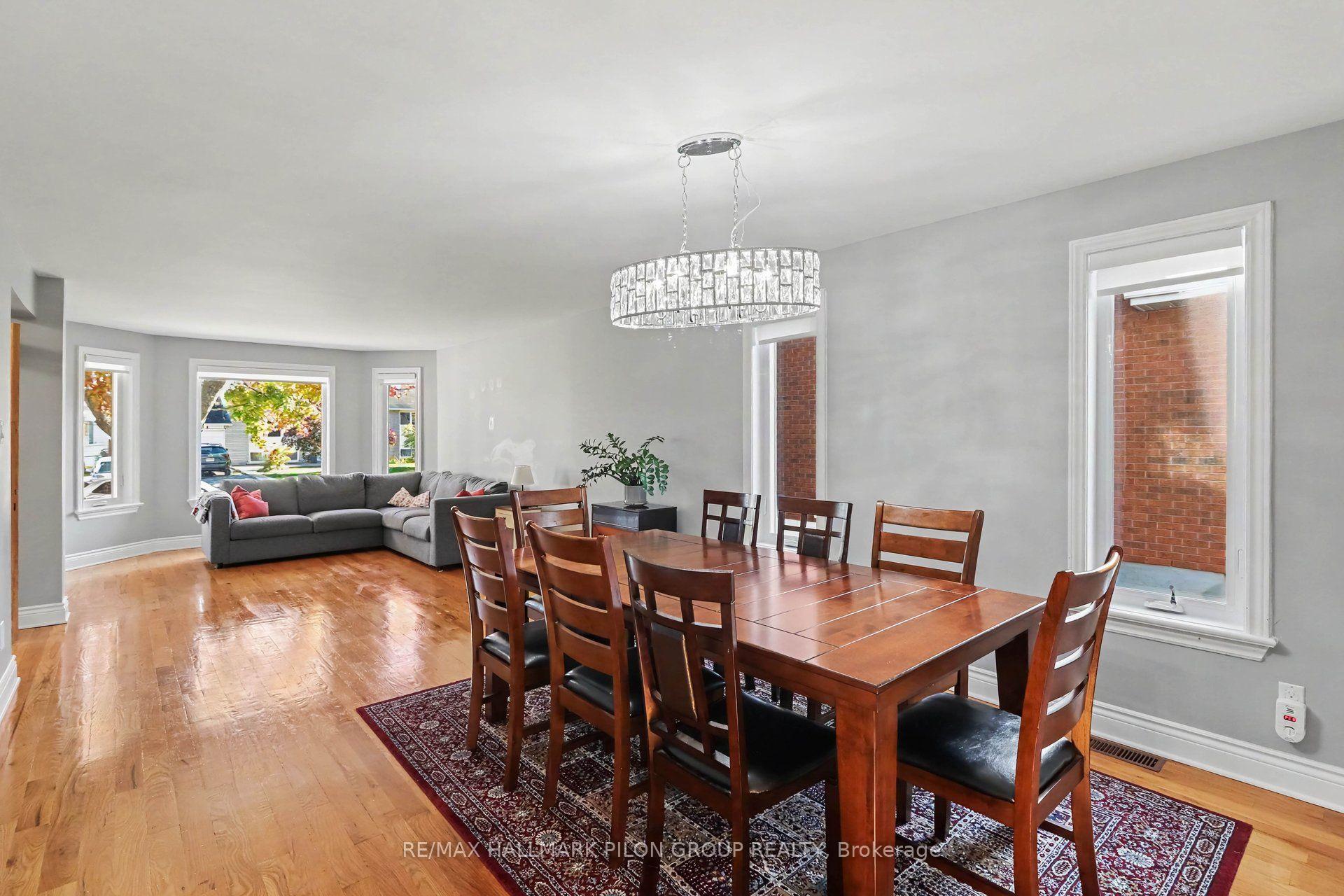 Photo 5 of 1452 Charlebois Avenue, Ottawa, Bilberry Creek/Queenswood Heights — HOMEH