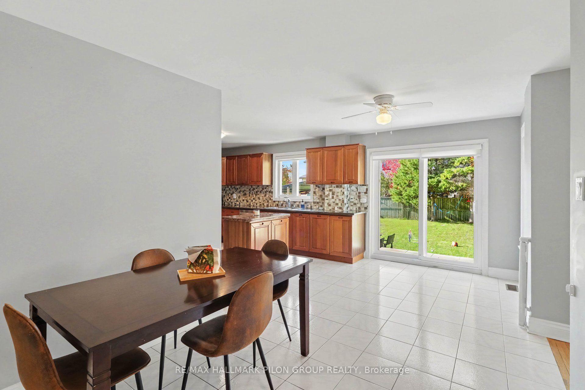 Photo 10 of 1452 Charlebois Avenue, Ottawa, Bilberry Creek/Queenswood Heights — HOMEH