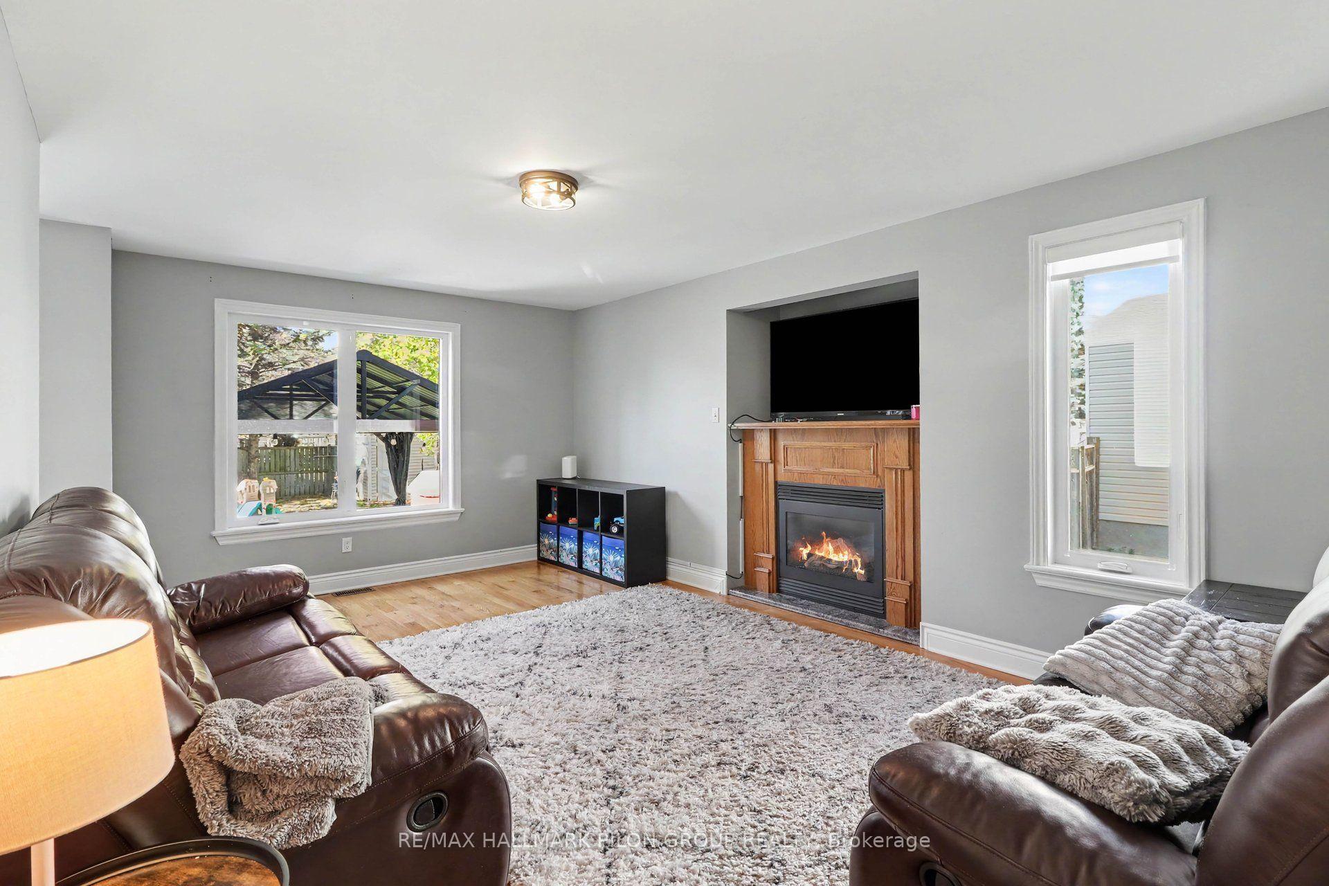 Photo 11 of 1452 Charlebois Avenue, Ottawa, Bilberry Creek/Queenswood Heights — HOMEH