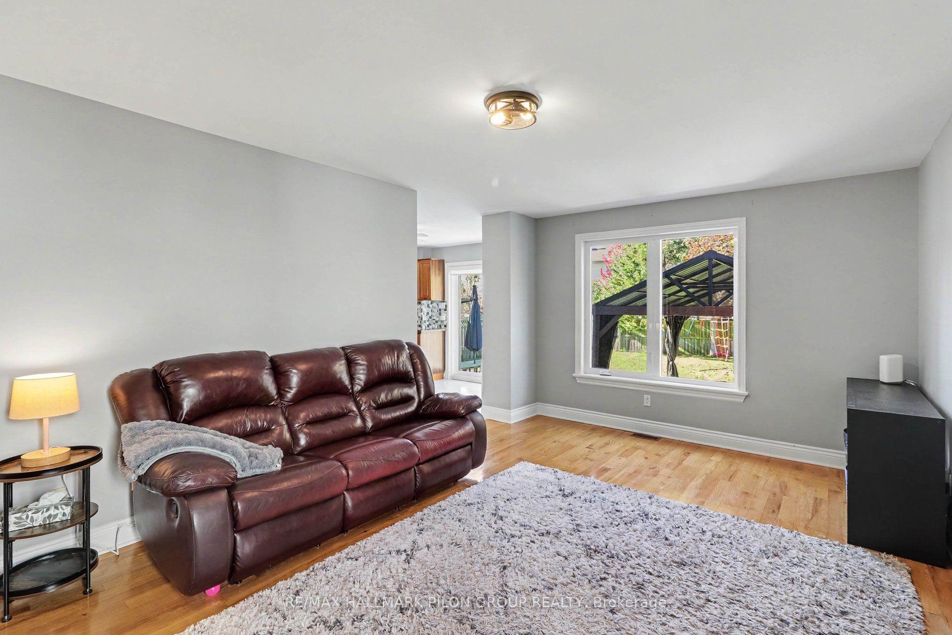 Photo 12 of 1452 Charlebois Avenue, Ottawa, Bilberry Creek/Queenswood Heights — HOMEH