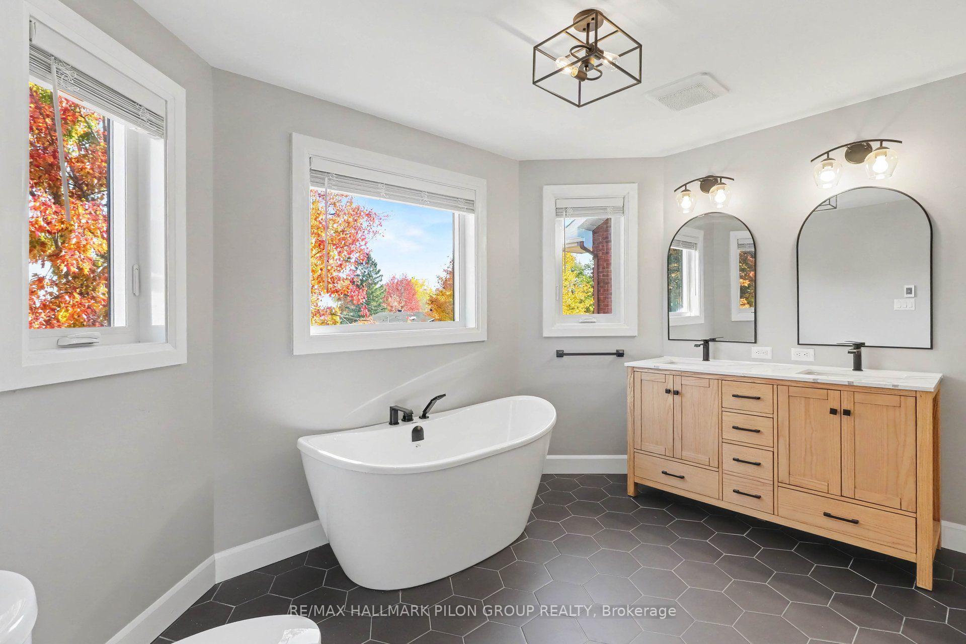 Photo 17 of 1452 Charlebois Avenue, Ottawa, Bilberry Creek/Queenswood Heights — HOMEH