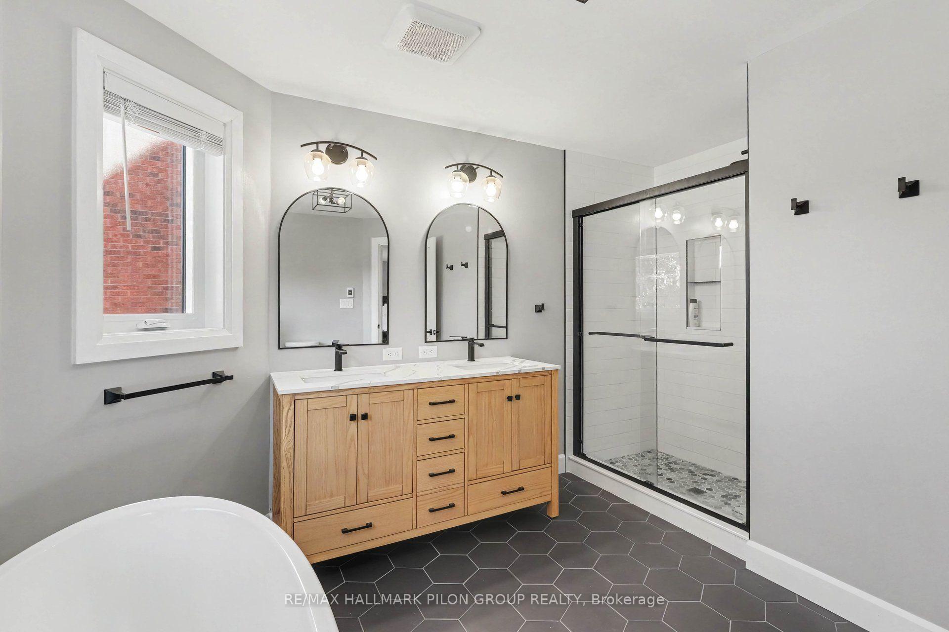 Photo 18 of 1452 Charlebois Avenue, Ottawa, Bilberry Creek/Queenswood Heights — HOMEH