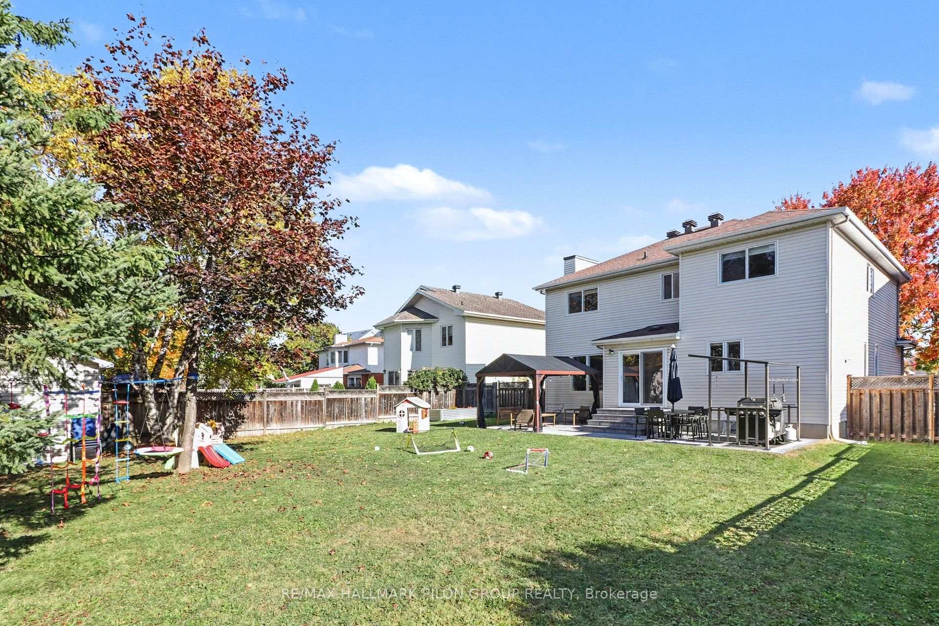 Photo 30 of 1452 Charlebois Avenue, Ottawa, Bilberry Creek/Queenswood Heights — HOMEH