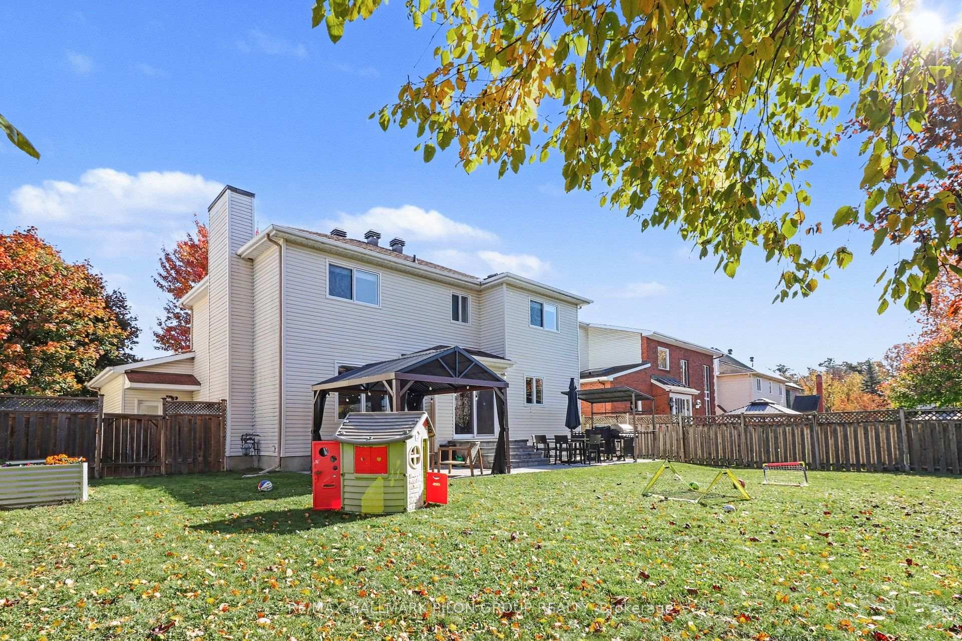 Photo 32 of 1452 Charlebois Avenue, Ottawa, Bilberry Creek/Queenswood Heights — HOMEH