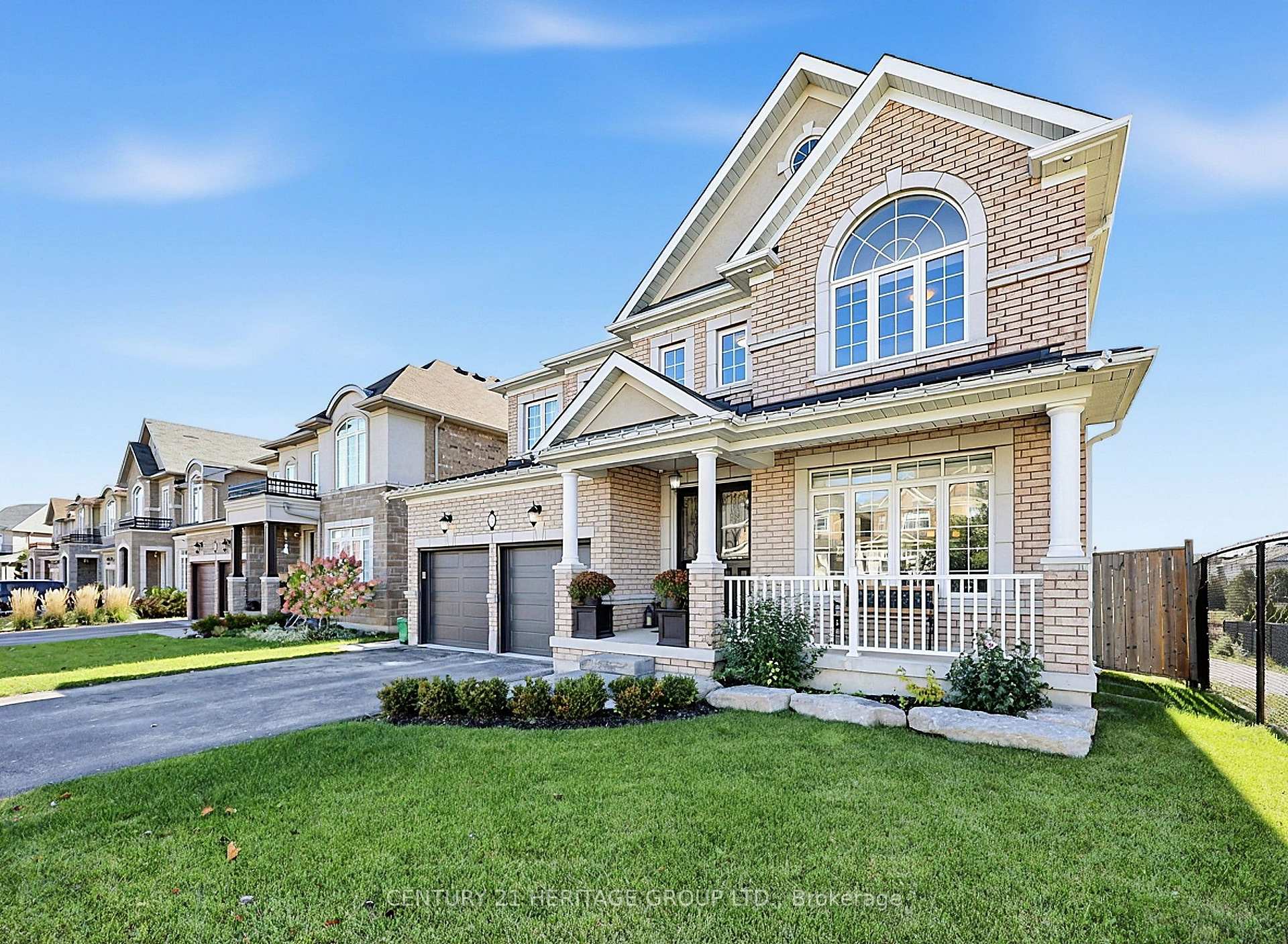 Photo 2 of 67 Manor Forest Road, East Gwillimbury, Mt Albert — HOMEH