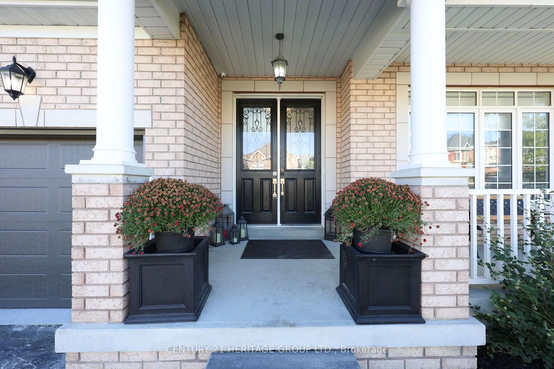 Photo 3 of 67 Manor Forest Road, East Gwillimbury, Mt Albert — HOMEH