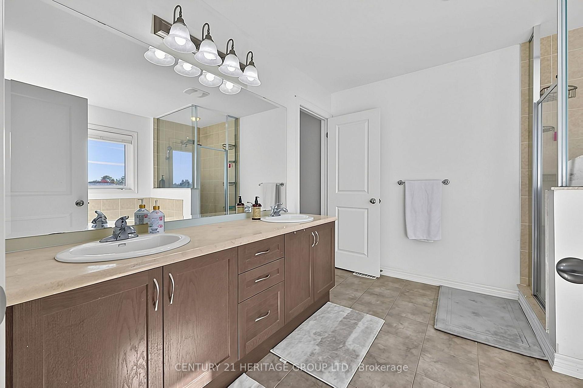 Photo 25 of 67 Manor Forest Road, East Gwillimbury, Mt Albert — HOMEH