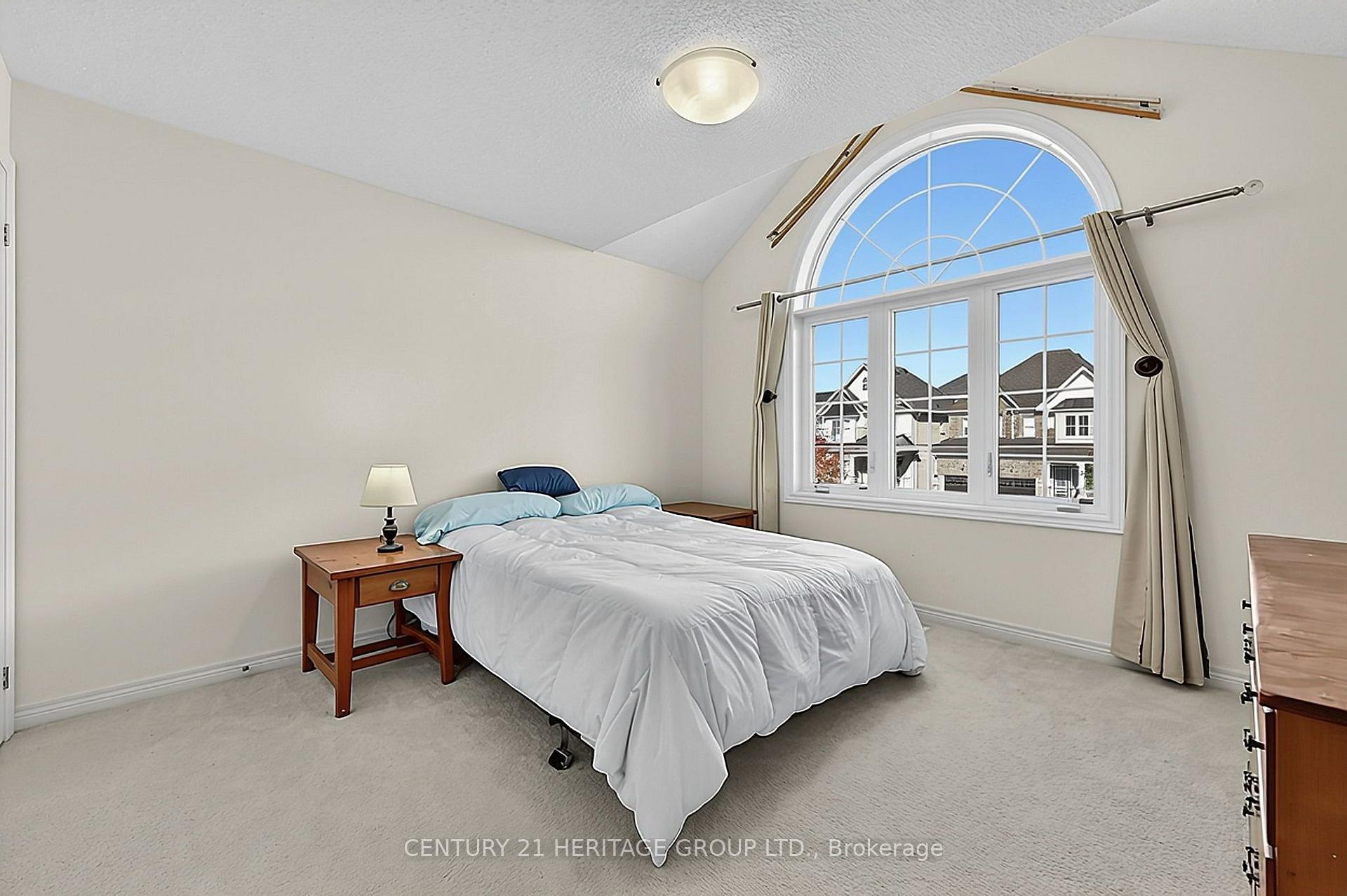 Photo 32 of 67 Manor Forest Road, East Gwillimbury, Mt Albert — HOMEH